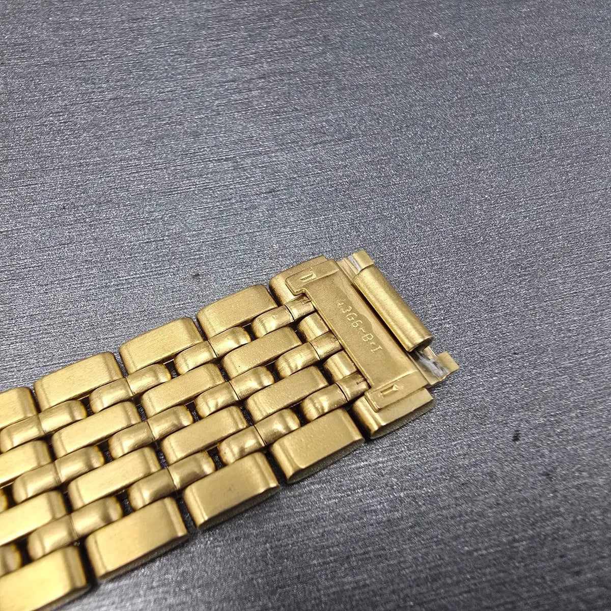 Seiko Bracelet 15mm Stainless Steel Gold Tone Vintage Japan 43G6-BI14