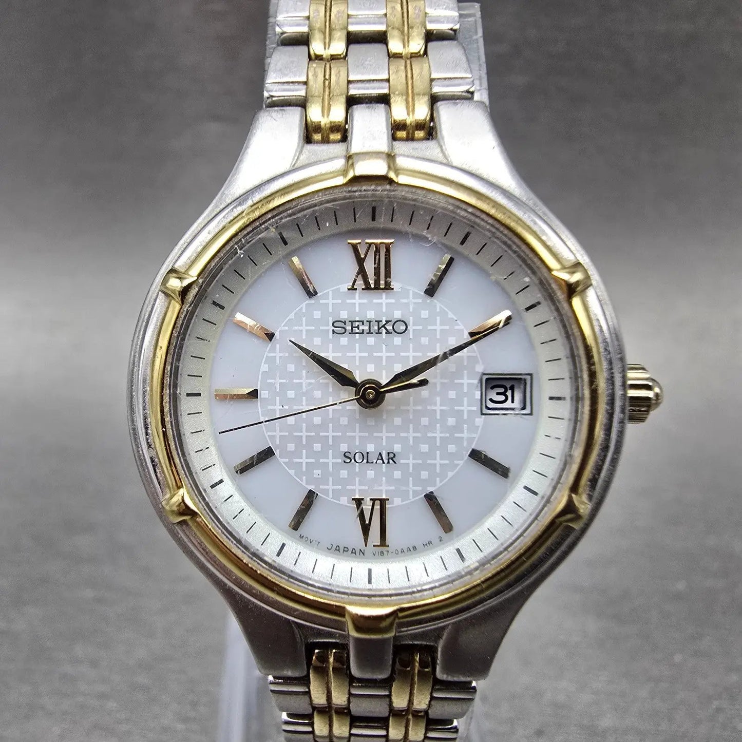 Seiko Solar Watch Women 28mm White Dial Two Tone Date Round V187-0AA0 Runs0