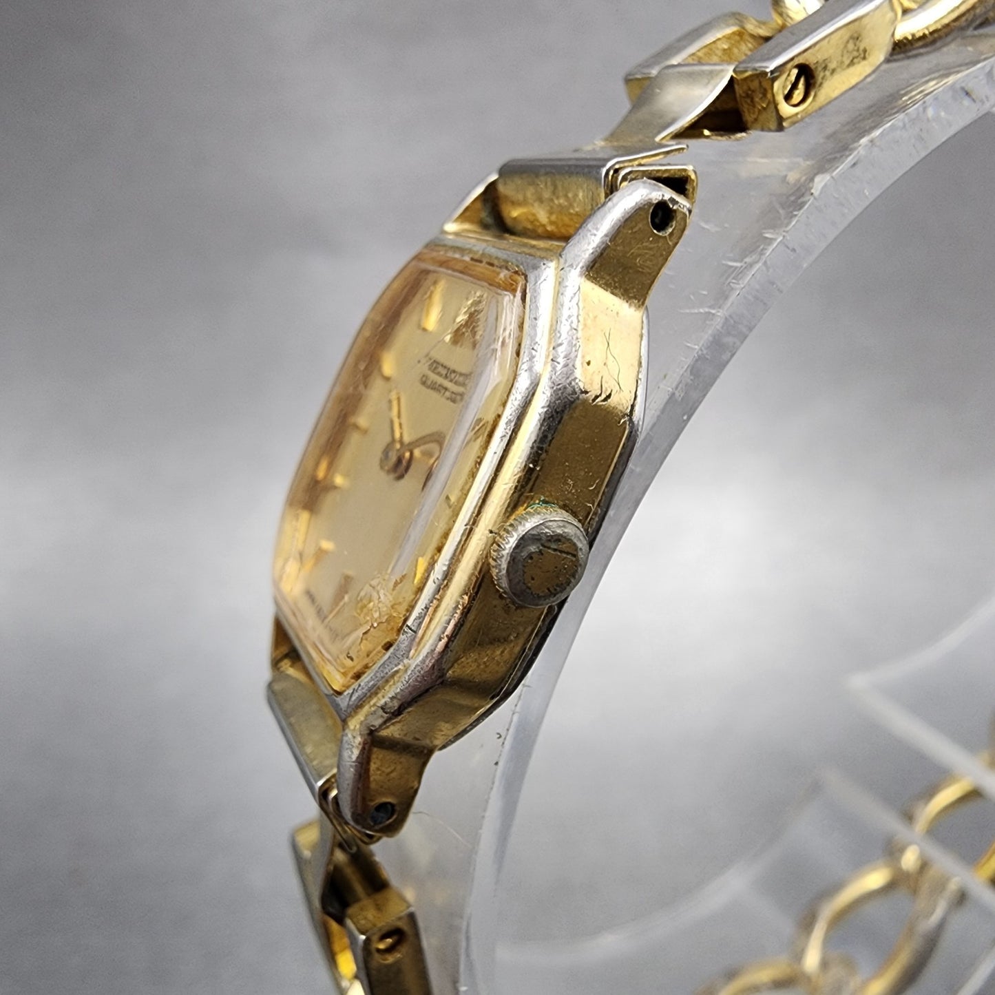 Seiko Watch Women 16mm Champagne Dial Gold Tone Octagon 2C205760 New Battery AB2