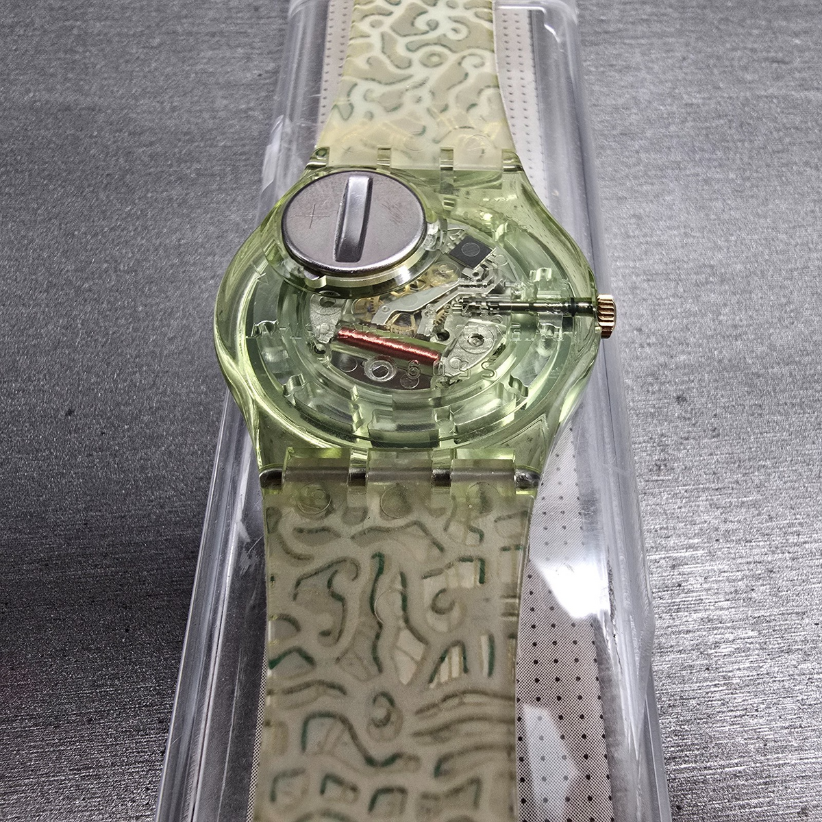 Swatch Tai Sun Watch Men 34mm Silver Dial Green Case GG133 New Battery NOS14