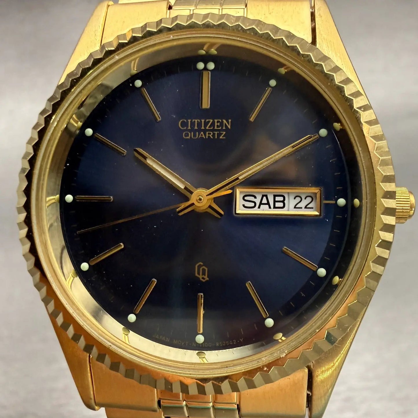 Citizen CQ Watch Men 35mm Blue Dial Gold Tone Daydate Round 1102-R12543 New Batt1