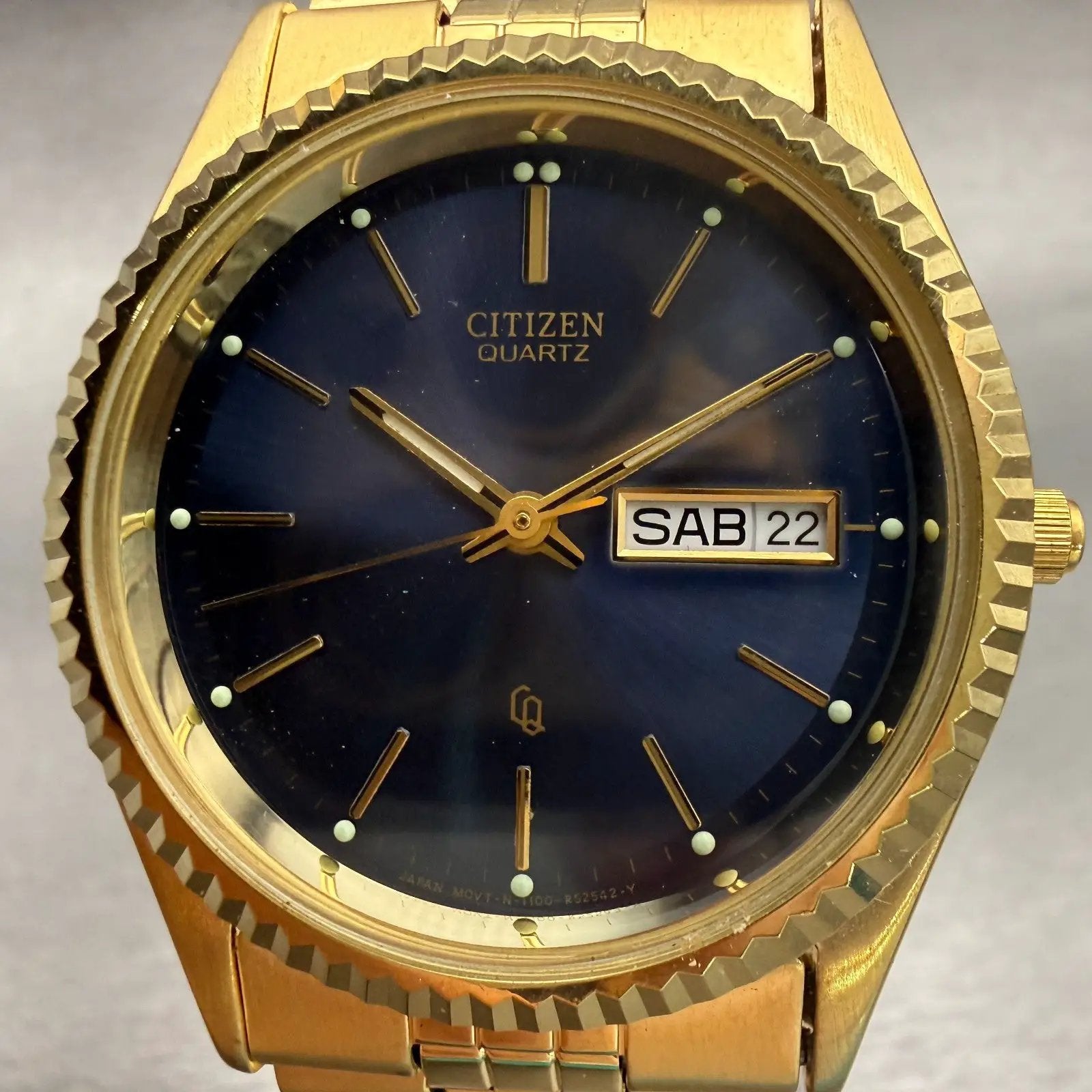 Citizen CQ Watch Men 35mm Blue Dial Gold Tone Daydate Round 1102-R12543 New Batt1