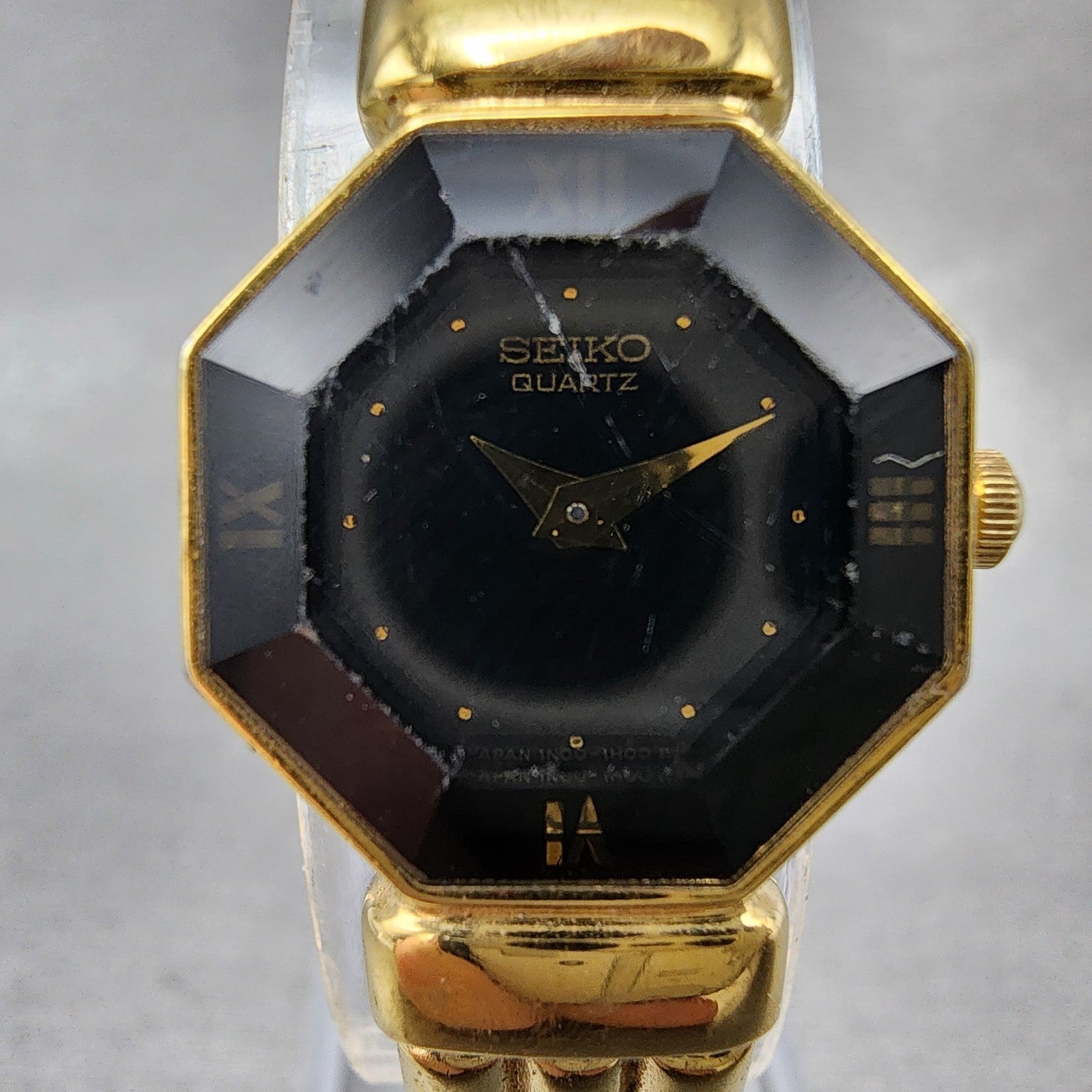 Seiko Watch Women 19mm Black Dial Gold Tone Hexagon 1n005e30 New Battery1