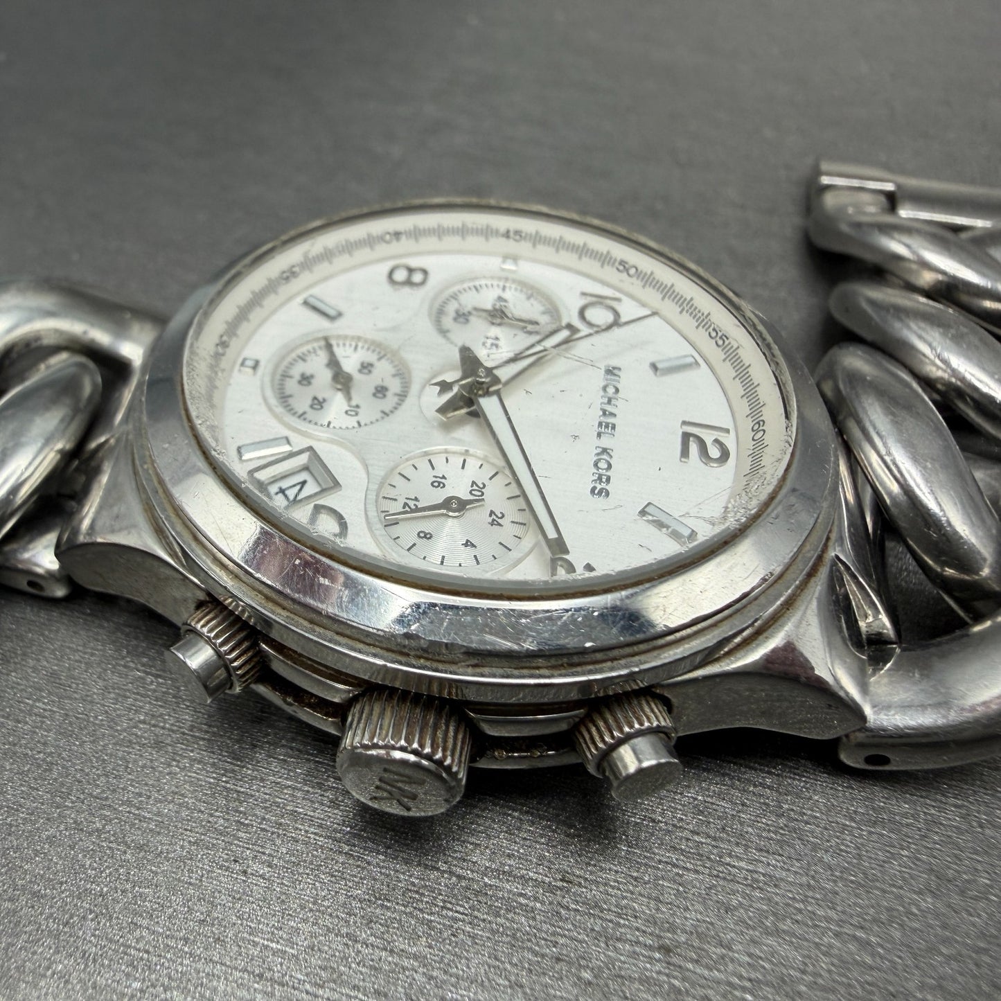 Michael Kors Runway Chronograph Watch Women 38mm Silver Dial Silver Tone NewBatt3