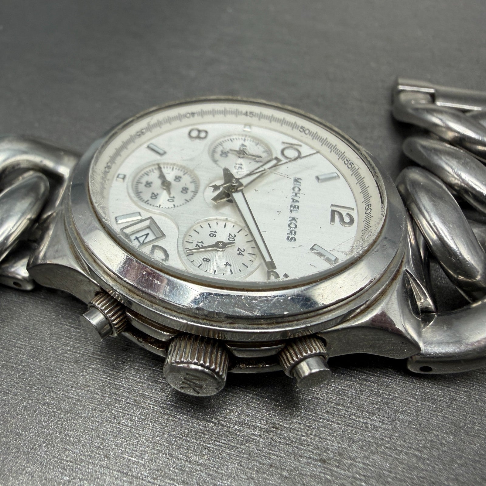 Michael Kors Runway Chronograph Watch Women 38mm Silver Dial Silver Tone NewBatt3