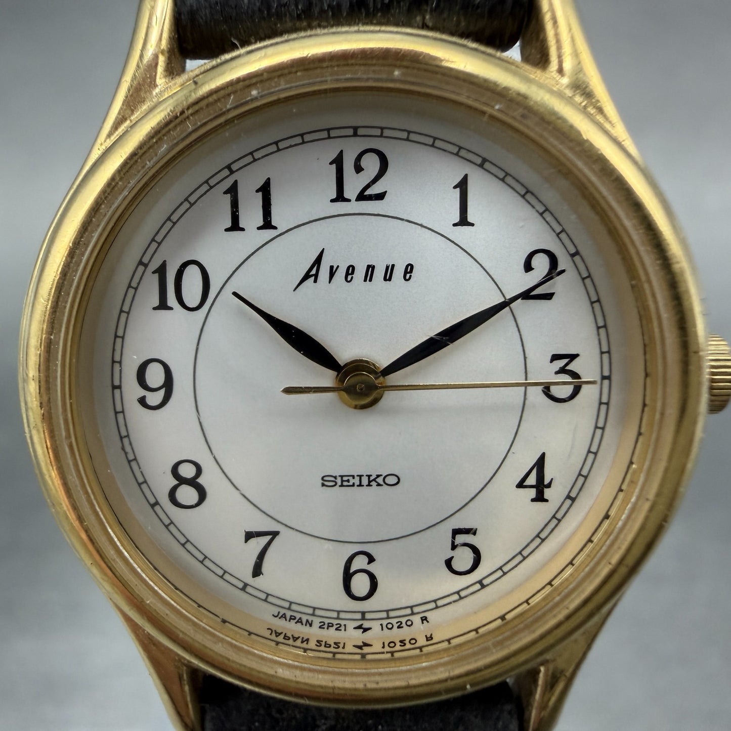 Seiko Avenue Watch Women 25mm Silver Gold Tone Round 2P21-0290 New Battery ER1