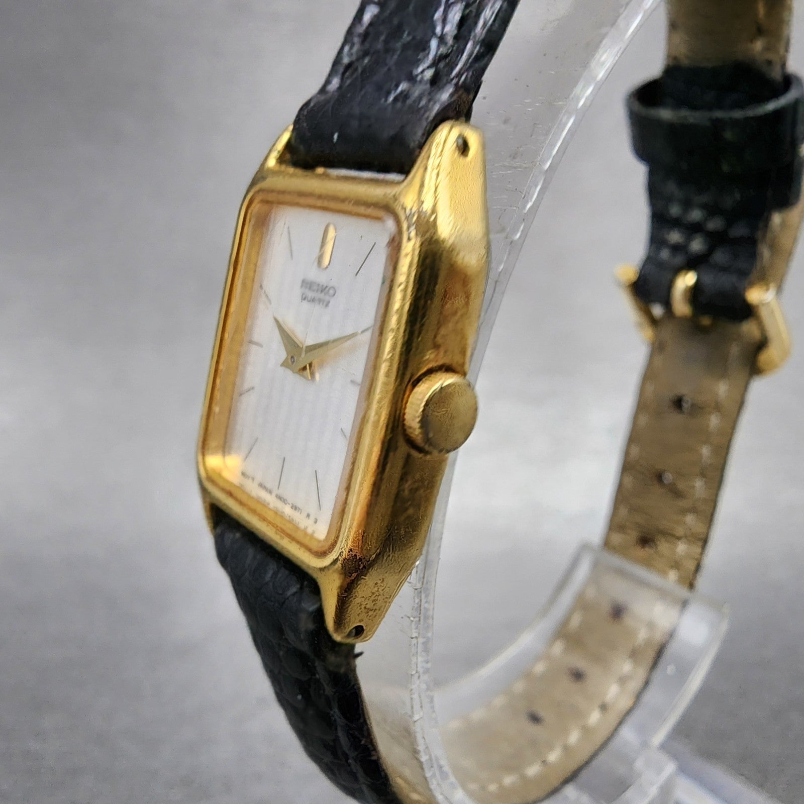 Seiko Tank Watch Women 17mm Silver Dial Gold Tone Rectangle 4N005121 New Batt2