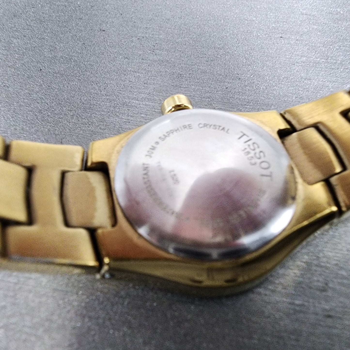 Tissot Watch Women 23mm Silver Dial Gold Tone Round L520 New Battery9