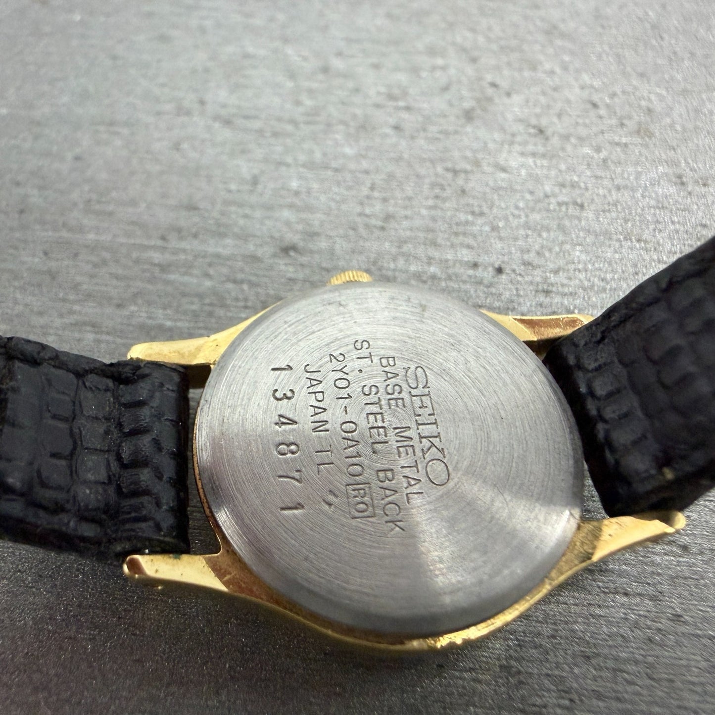 Seiko Watch Women 20mm Black Dial Gold Tone Round Vintage 2y01-0a10 New Battery9