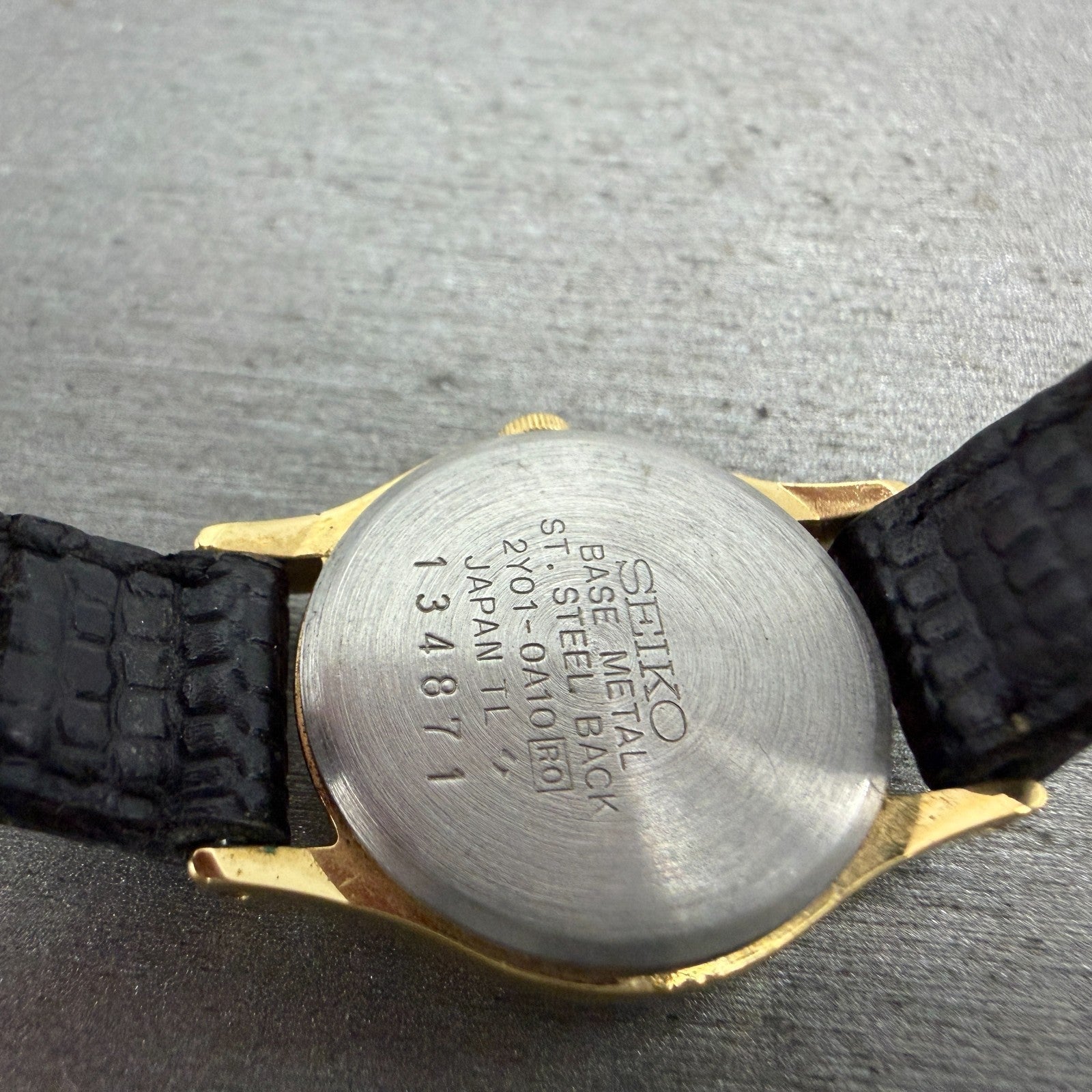 Seiko Watch Women 20mm Black Dial Gold Tone Round Vintage 2y01-0a10 New Battery9