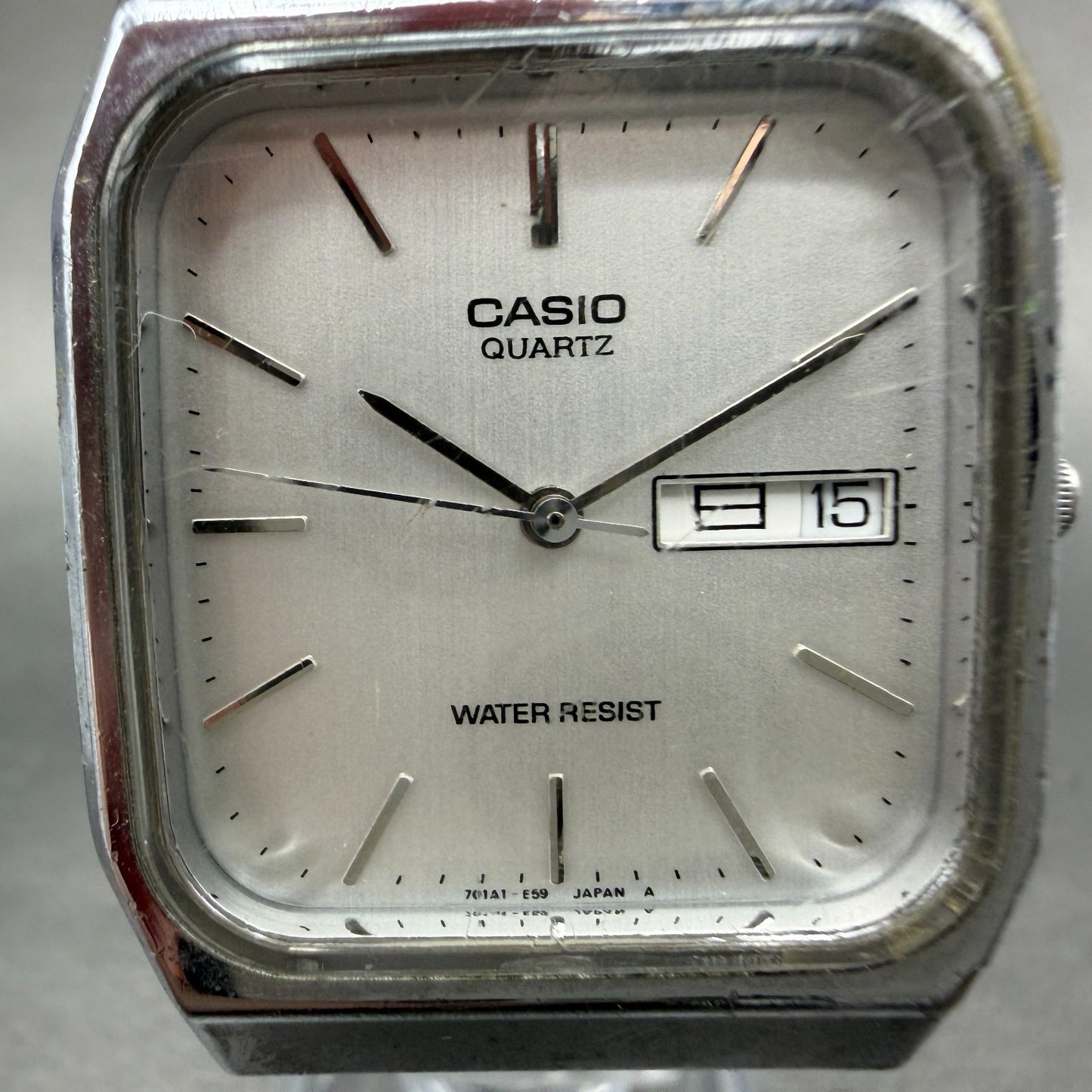 Casio MQ-518 Watch Men 30mm Silver Dial Silver Tone Rectangle Daydate New Batt1