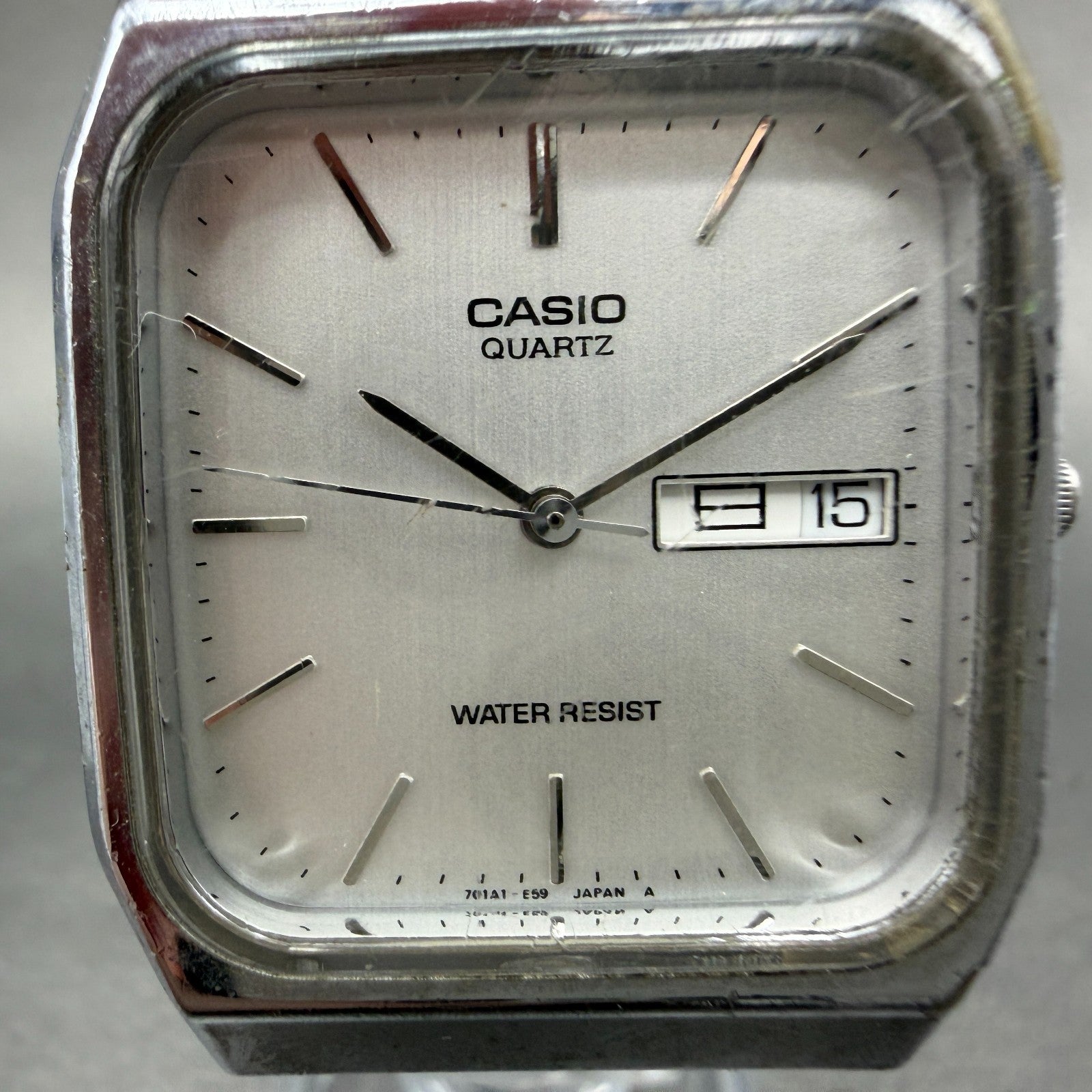 Casio MQ-518 Watch Men 30mm Silver Dial Silver Tone Rectangle Daydate New Batt1