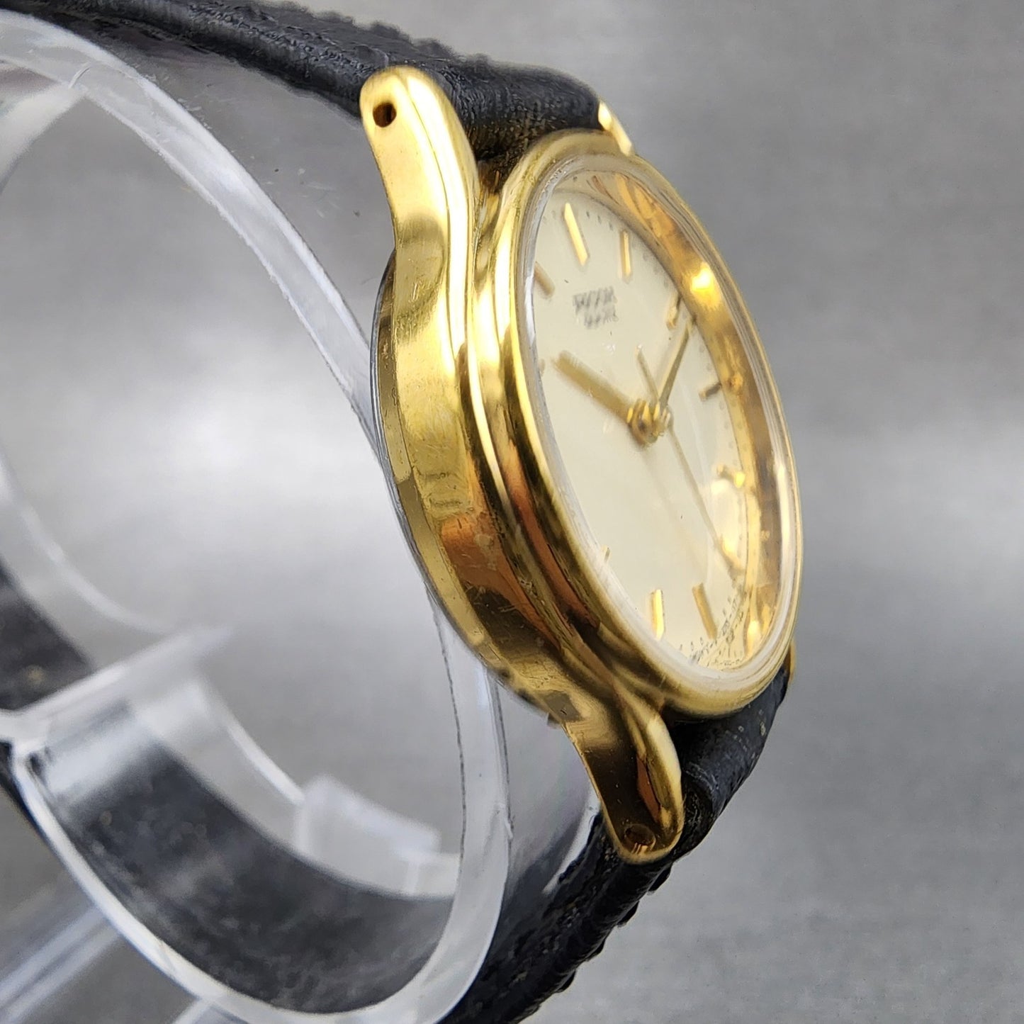 Ricoh Watch Women 25mm Champagne Gold Tone Round Leather Band New Battery4