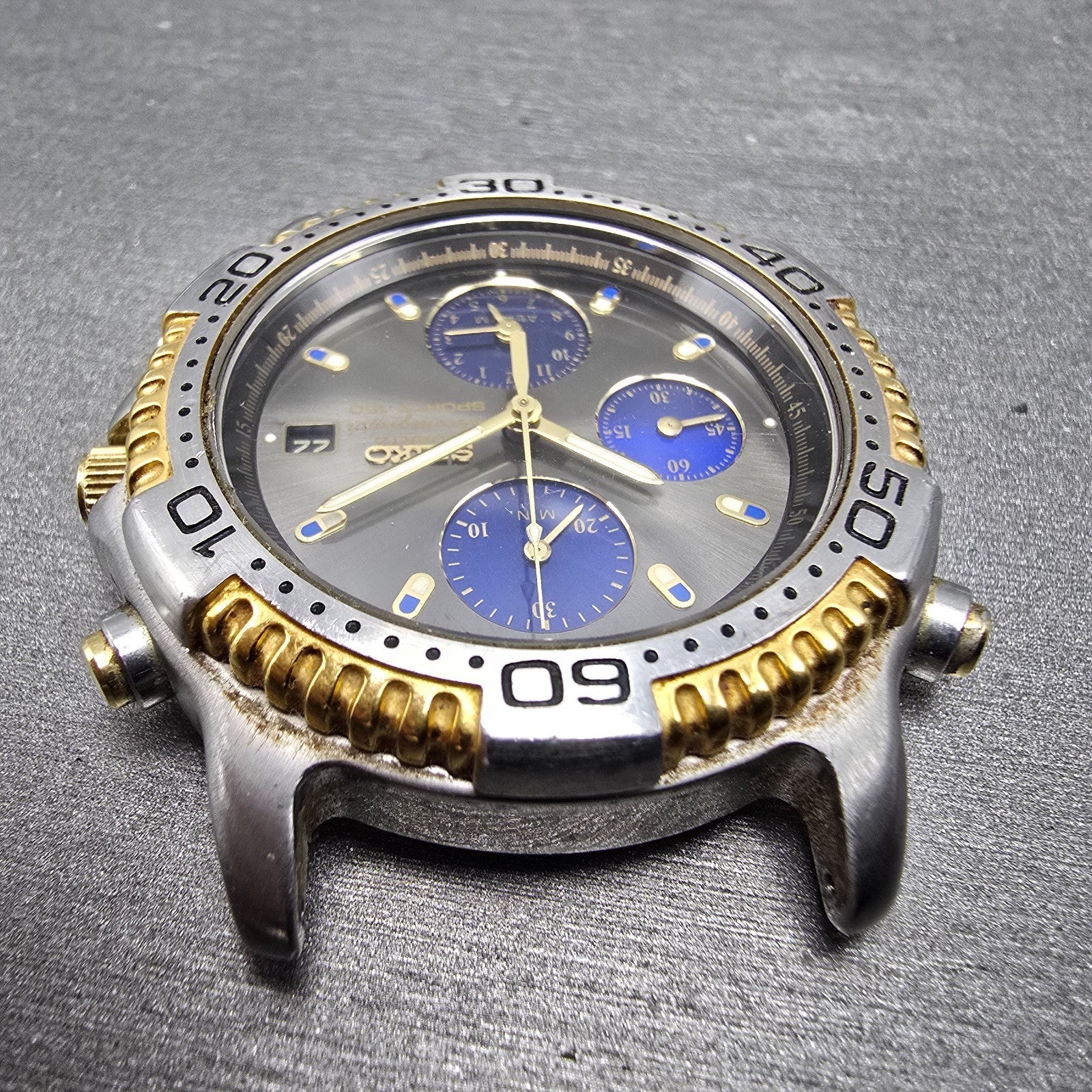 Seiko Sports 150 Chronograph Watch Men 40mm Gray Dial Two Tone Date Round PARTS5