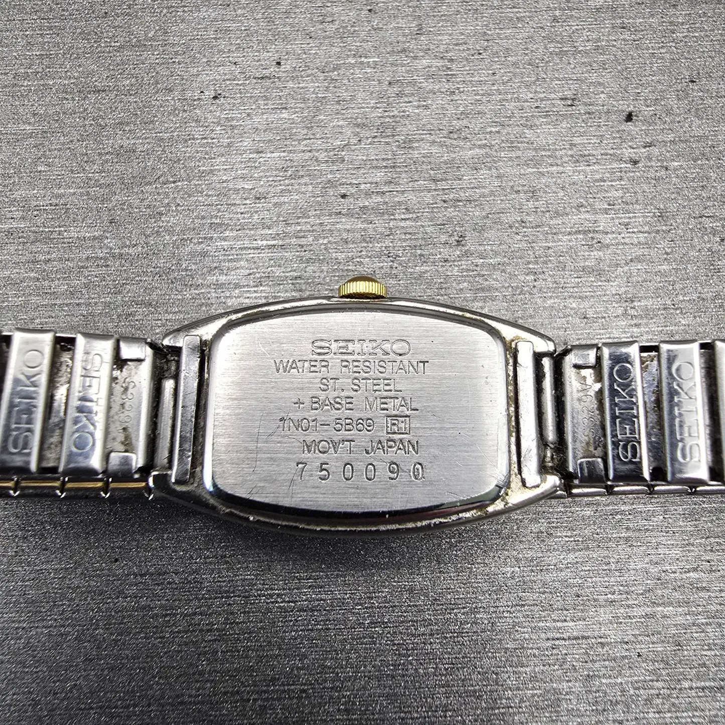 Seiko Watch Women 17mm Cream Dial Silver Tone Oval 1N01-5B69 New Battery Vintage10