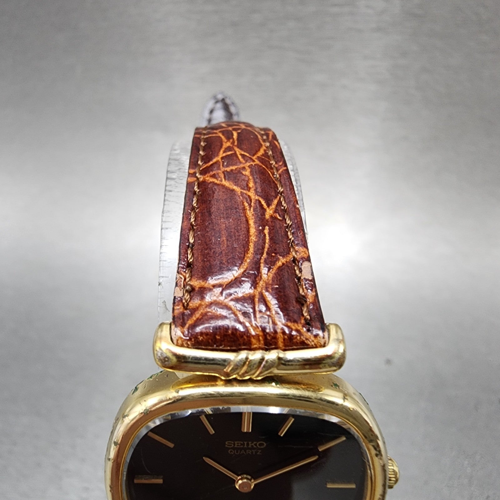 Seiko Watch Women 25mm Black Dial Gold Tone Oval 23205400 New Battery4