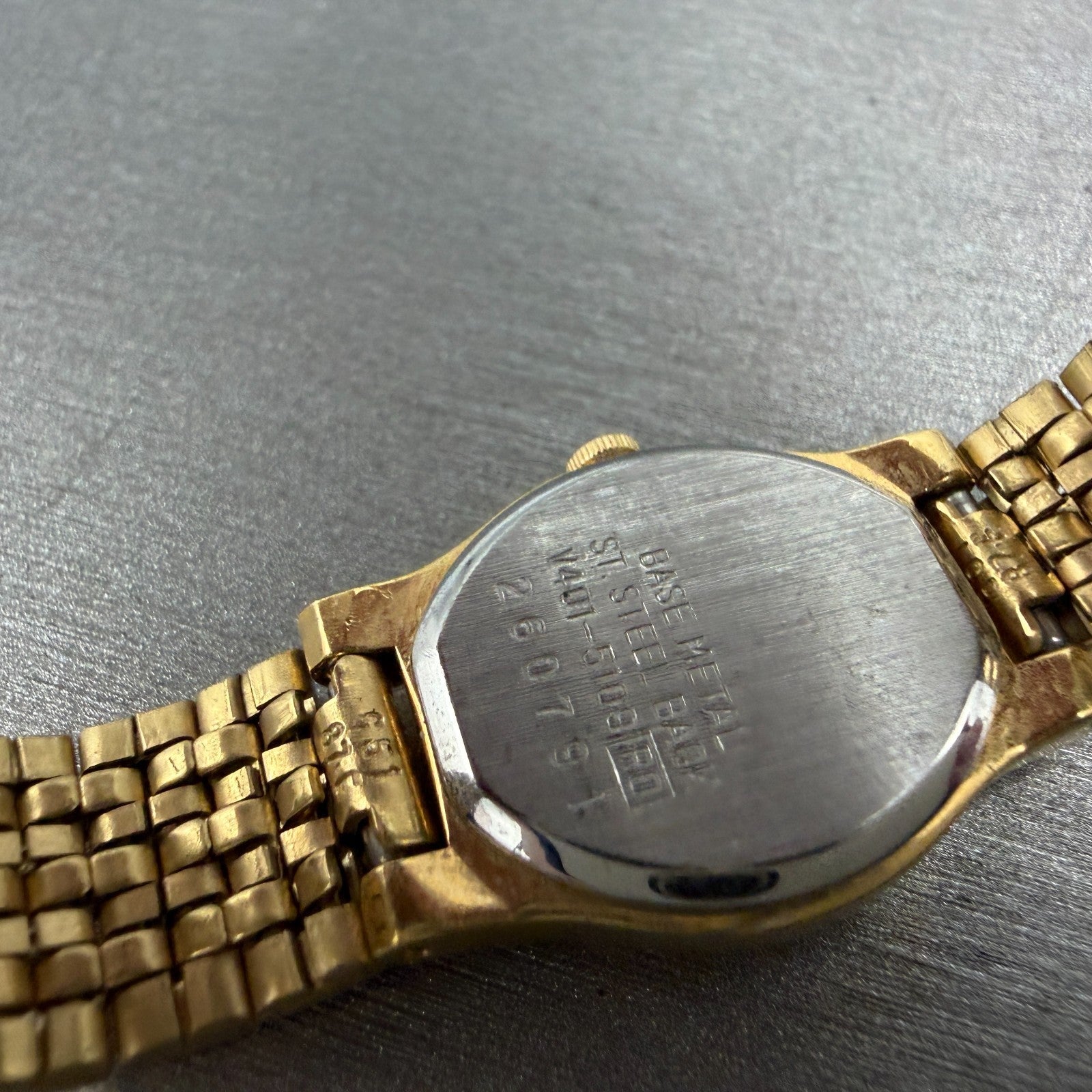 Seiko Watch Women 18mm Black Dial Gold Tone Oval V401-5109 New Battery Vintage9