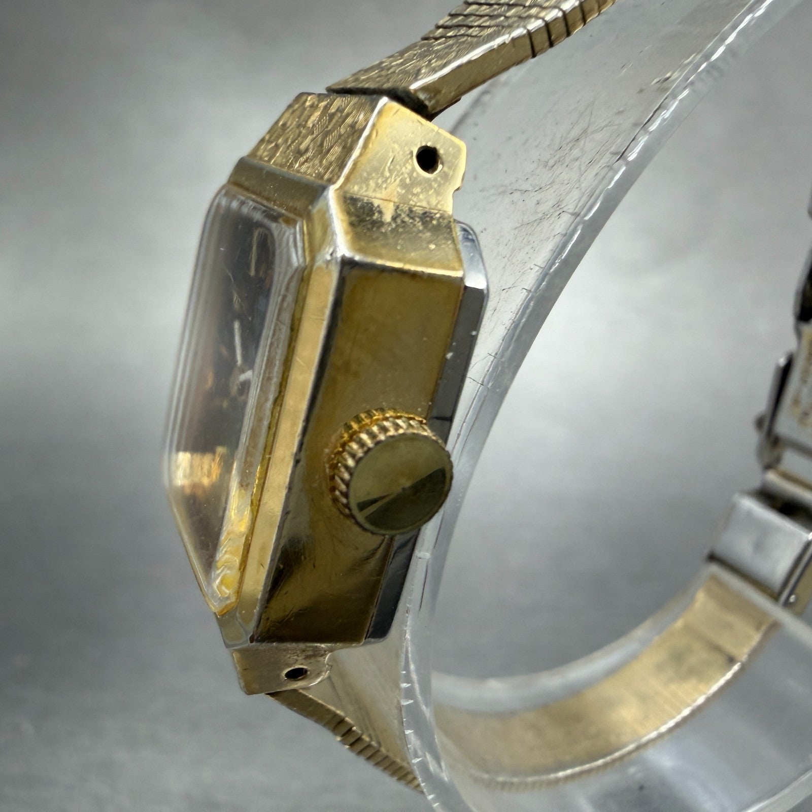 Seiko Tank Watch Women 18mm Green Dial Gold Tone Manual Rectangle 11-3990 Runs 12