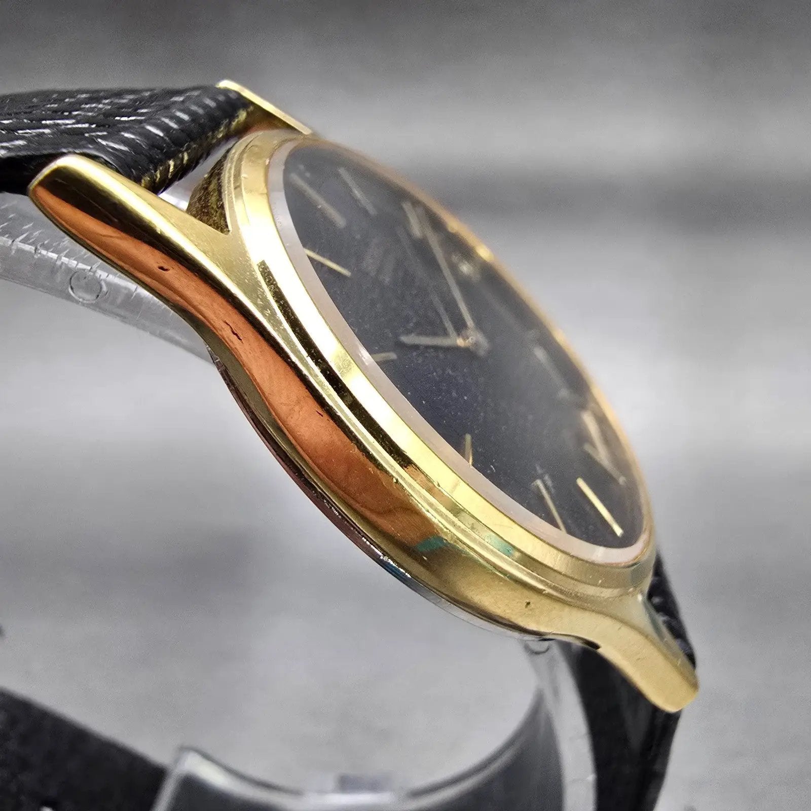 Seiko Watch Men 32mm Black Dial Gold Tone Round 5Y30-7A79 New Battery Vintage3