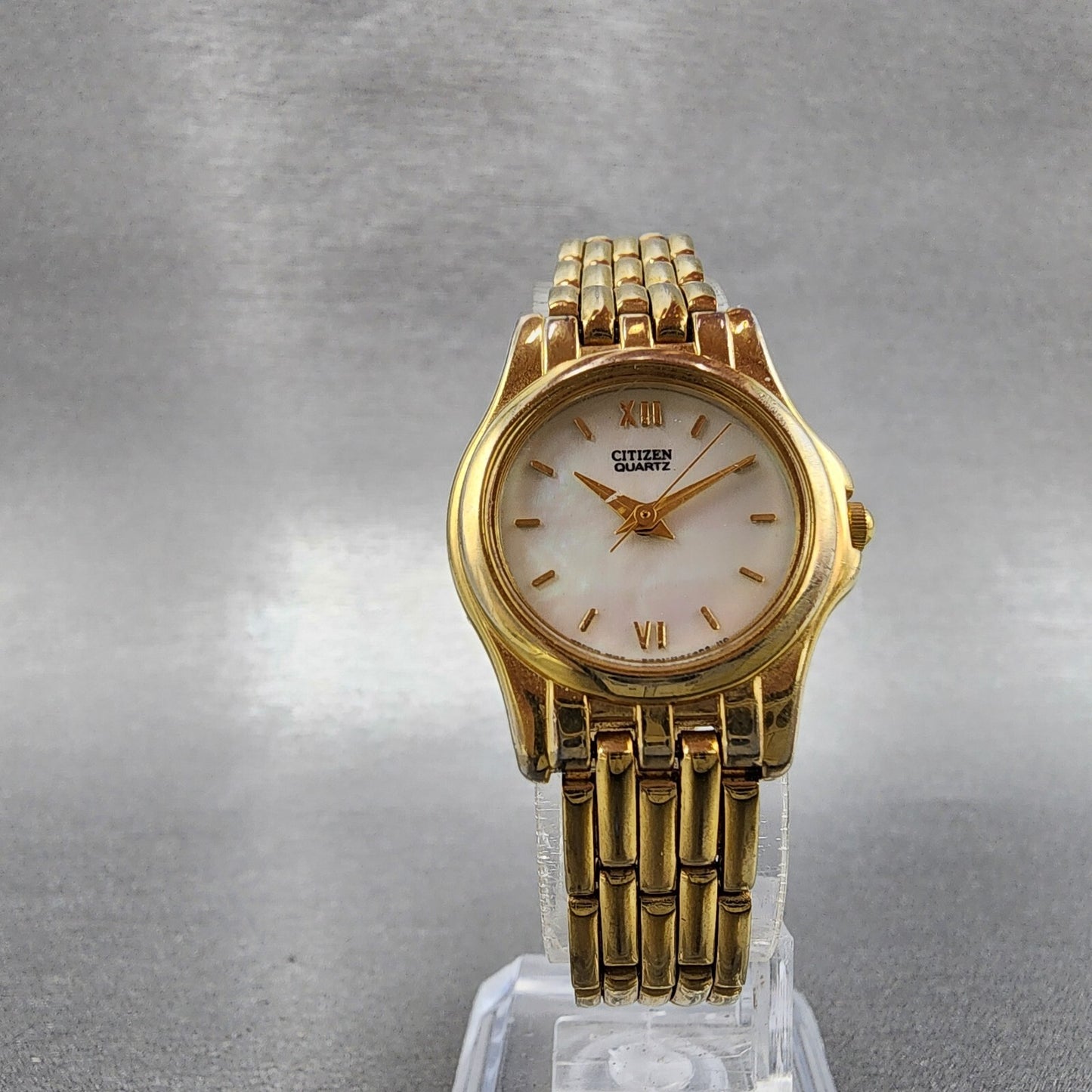 Citizen Watch Women 23mm MOP Dial Gold Tone Round 6031-352543 New Battery