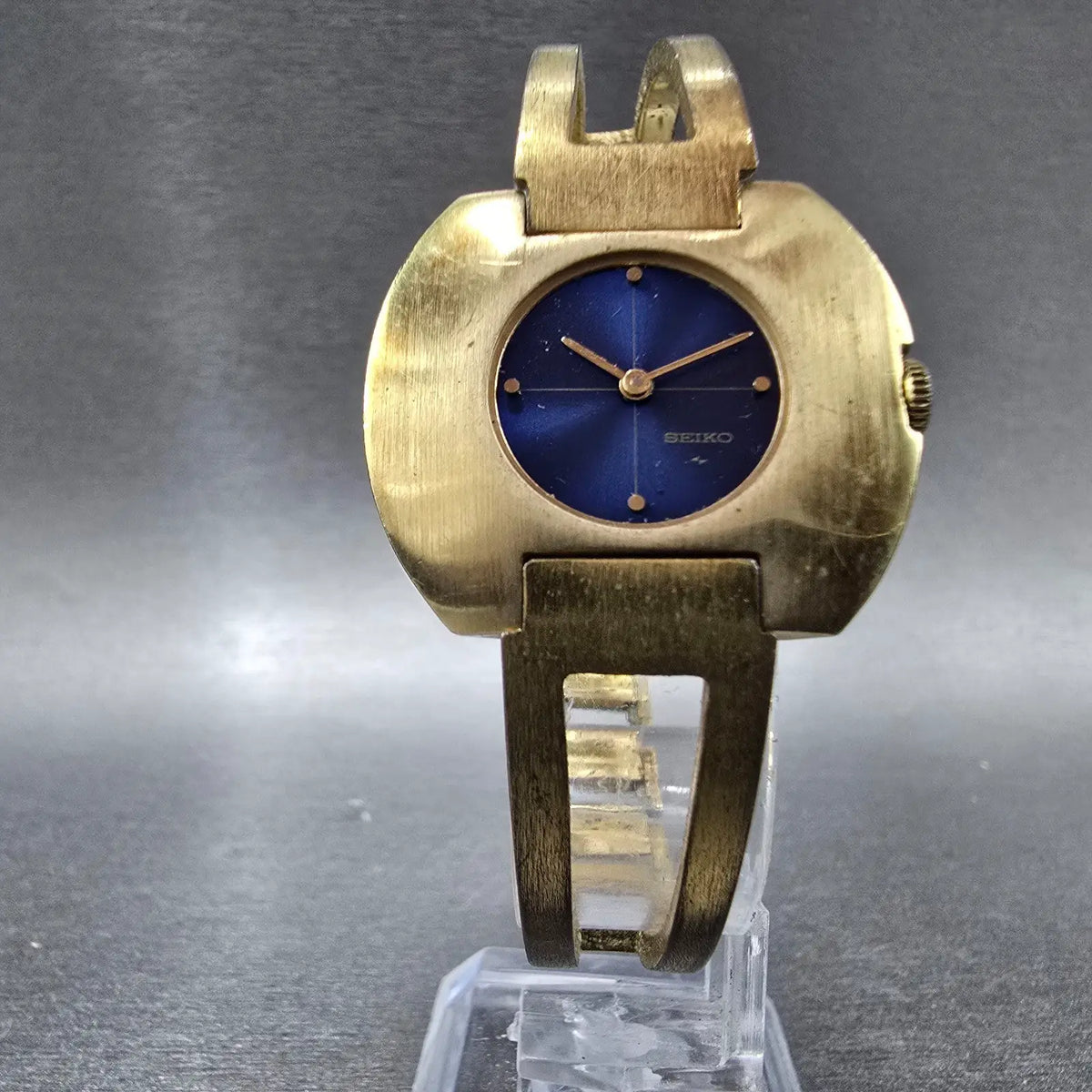 Seiko Watch Women 30mm Blue Dial Gold Tone Manual 11-0680 Vintage Runs PARTS6