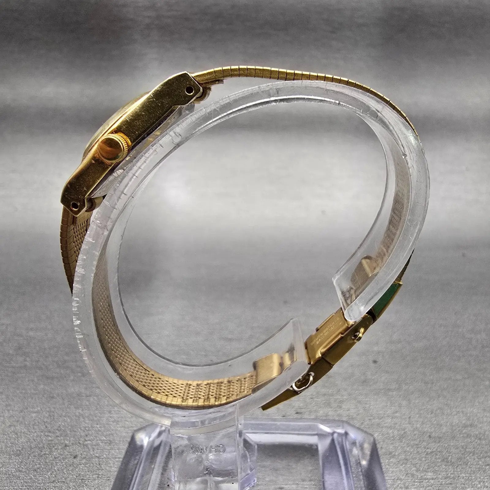 Citizen CQ Watch Women 17mm Champagne Dial Gold Tone Oval 3220-890779 New Batt6