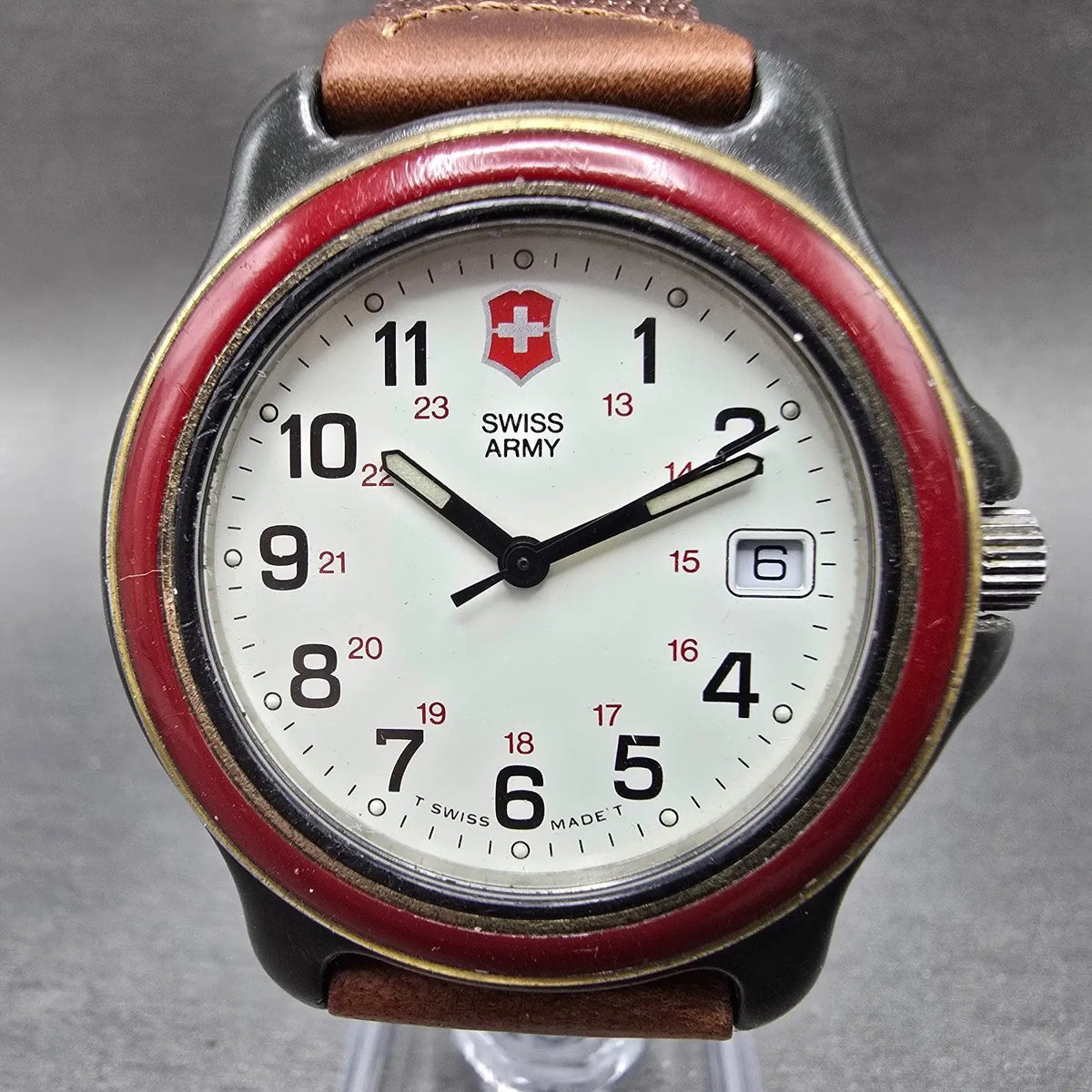 Victorinox Swiss Army Watch Men 39mm White Dial Black Red Date New Battery 70