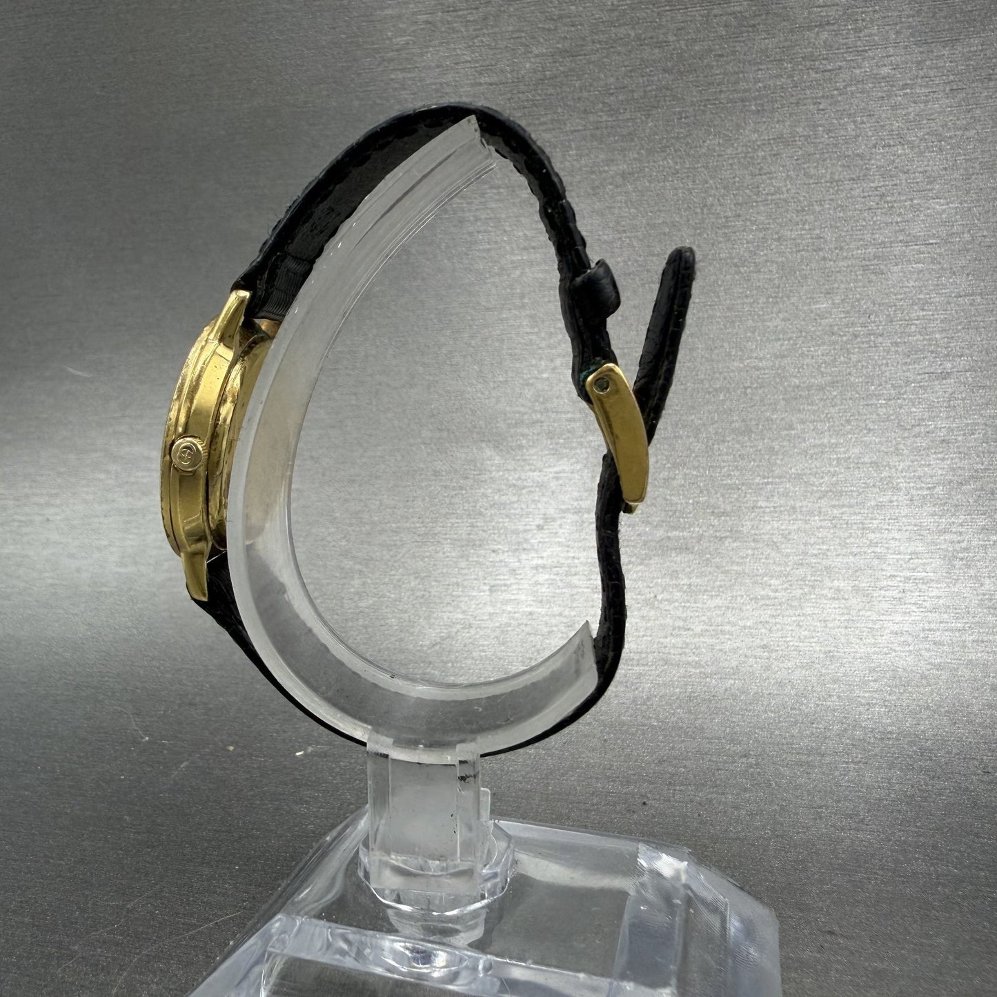 Gucci 3001L Watch Women 26mm Black Dial Gold Plated Round Vintage PARTS7