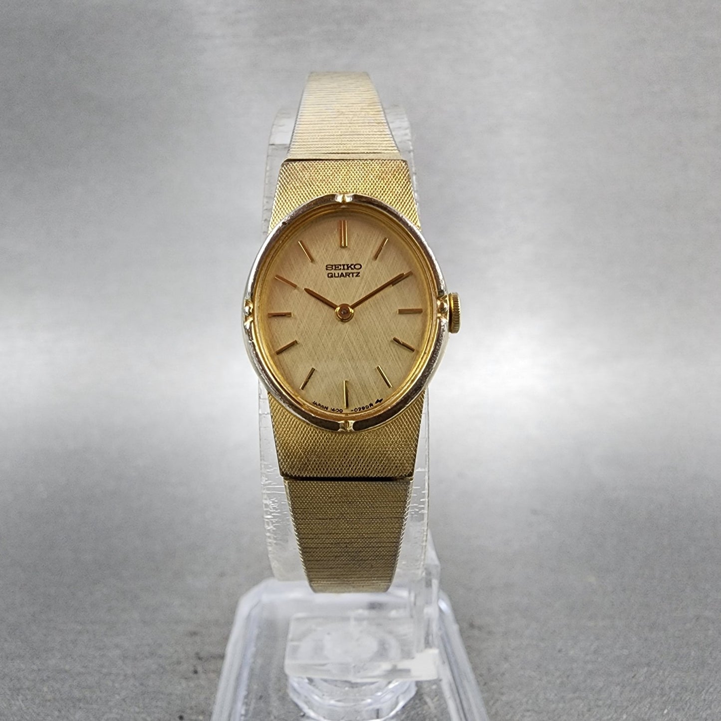 Seiko Watch Women 17mm Gold Dial Gold Tone Oval 14005219 New Battery VTG5
