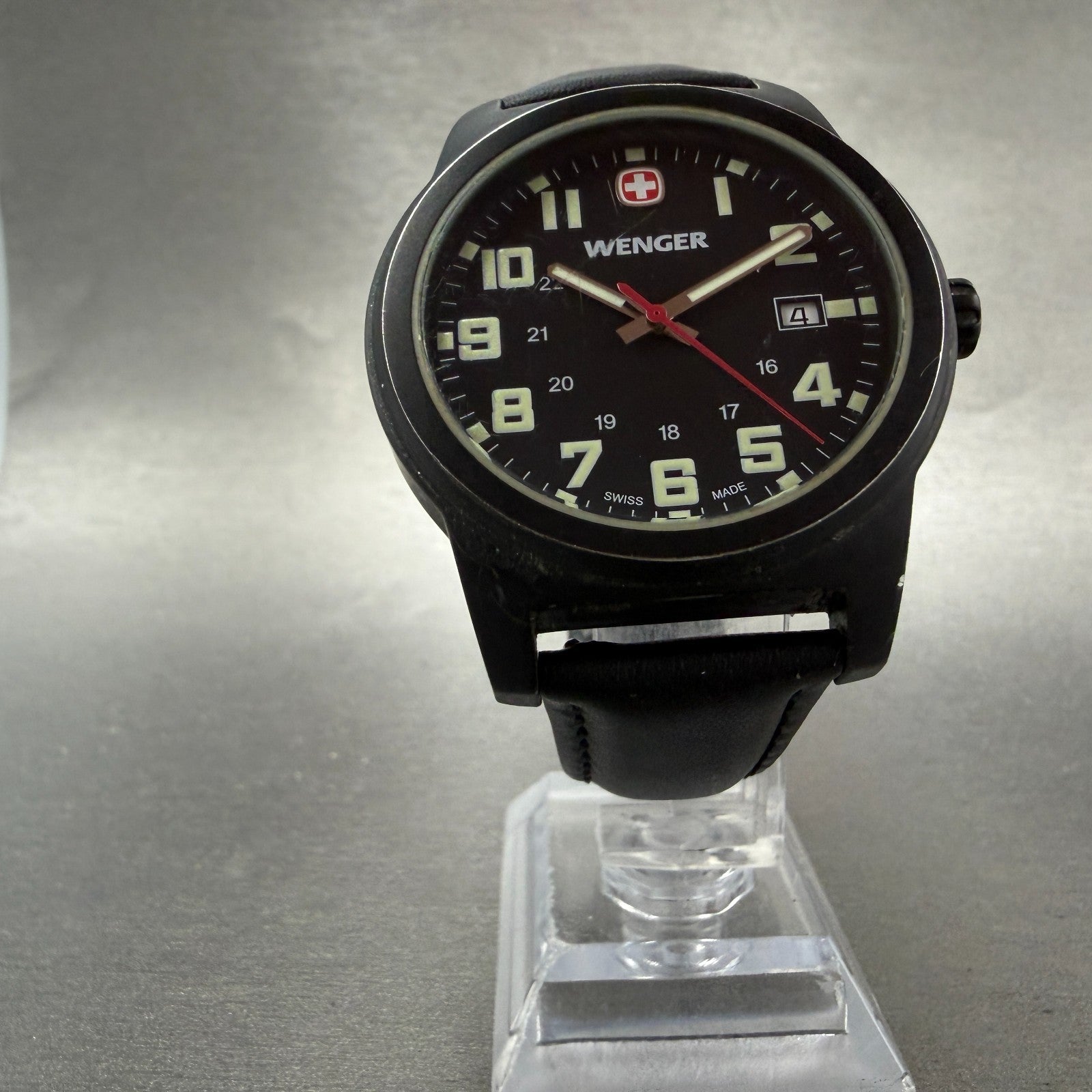 Wenger Watch Men 41mm Black Dial Black Tone Date 7281X Round New Battery5