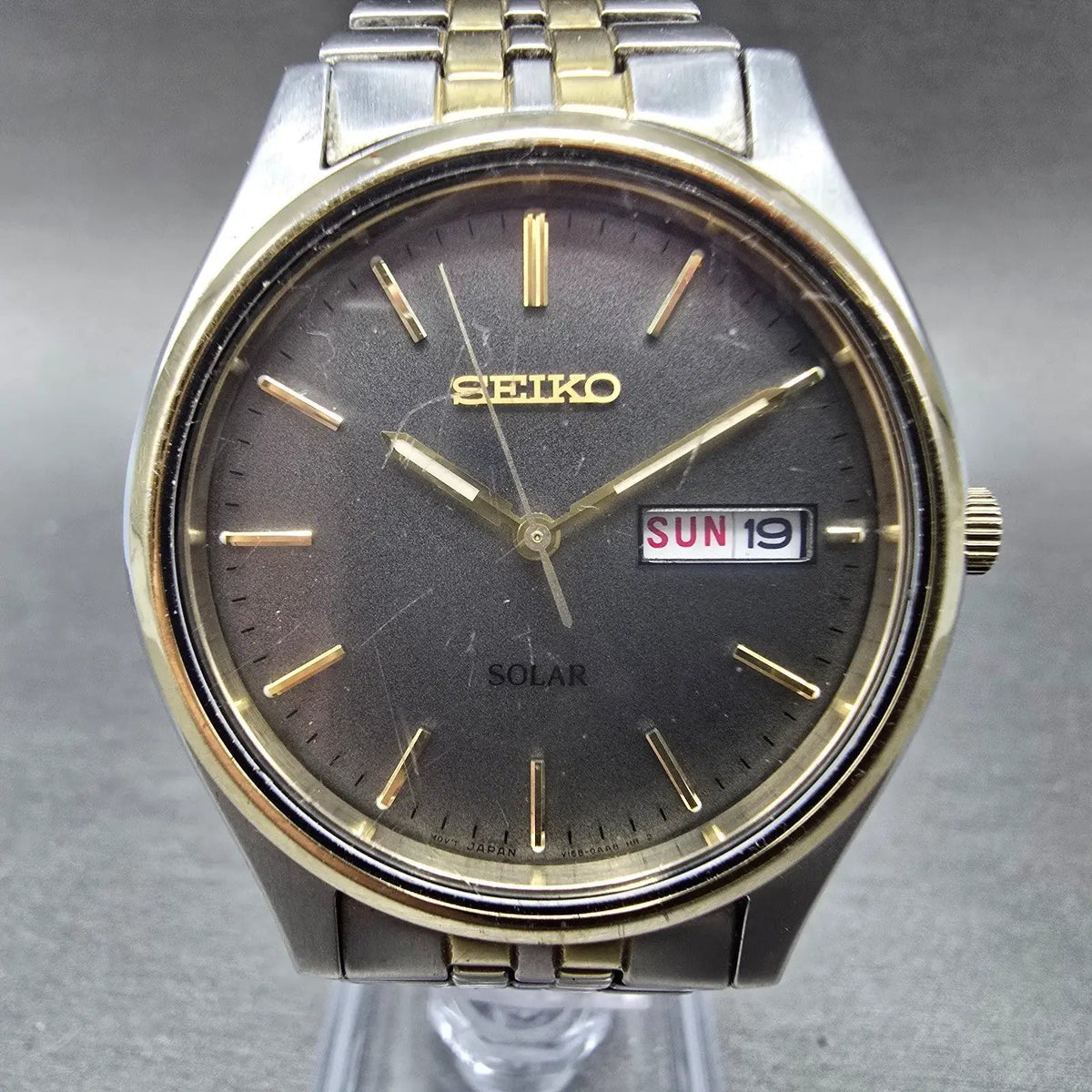 Seiko Solar Watch Men 37mm Gray Dial Two Tone Daydate Round V158-0AA0 Runs JP450