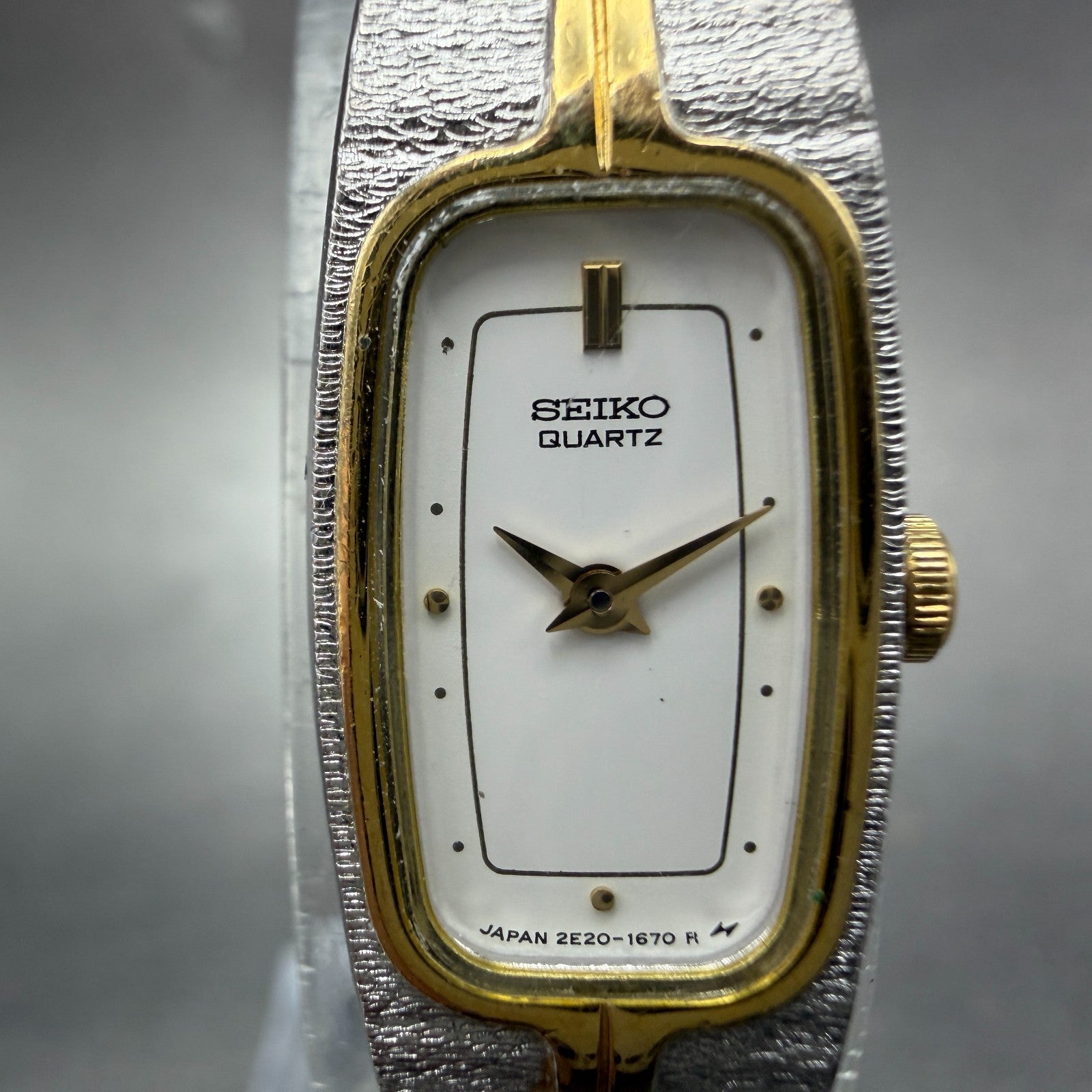 Seiko Tank Watch Women 13mm Gold Dial Gold Tone Rectangle 2E20-6319 New Battery41