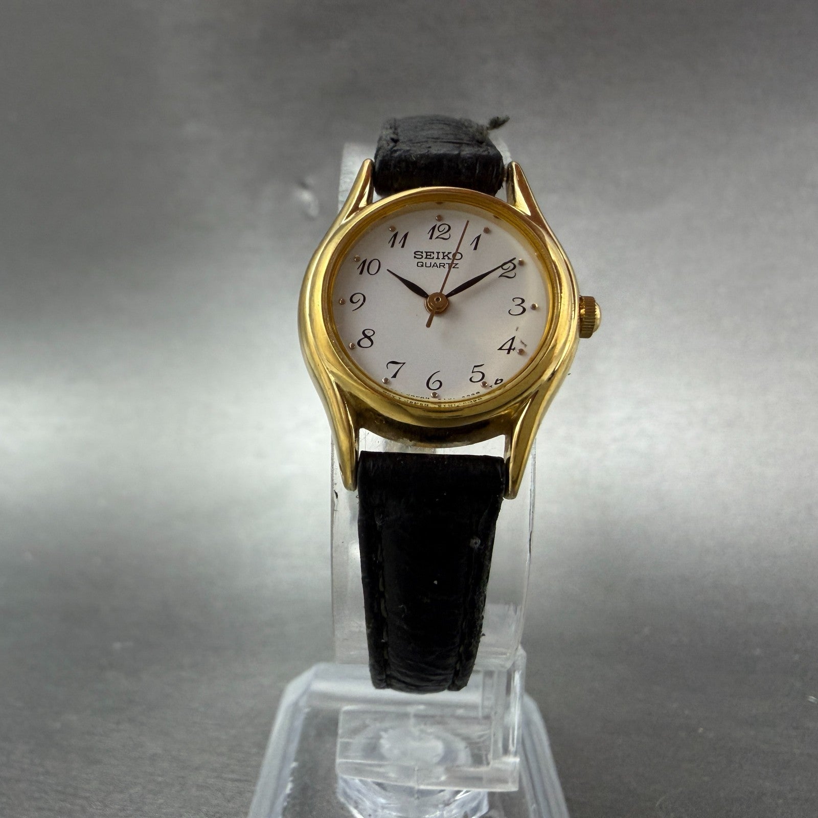 Seiko Watch Women 20mm White Dial Gold Tone Round Vinatge 2y01-0a10 New Battery5