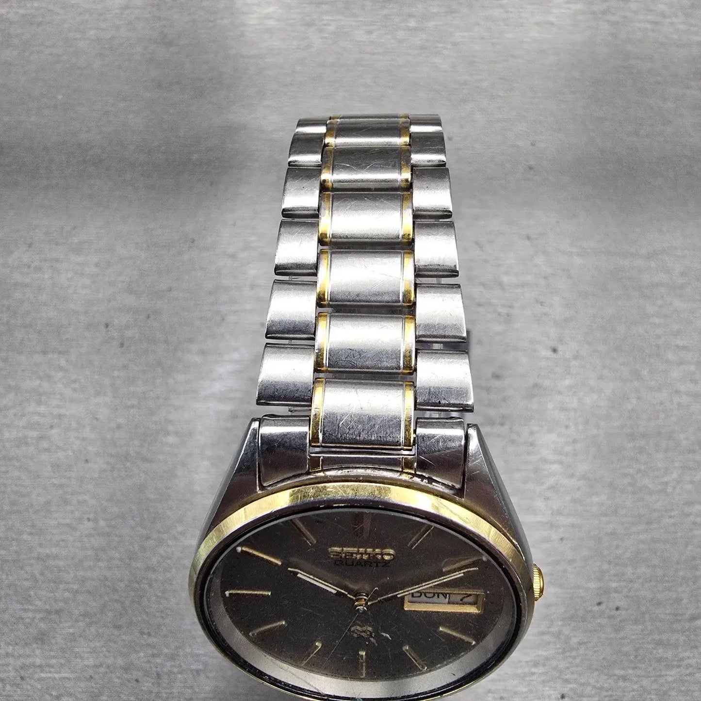 Seiko SQ Watch Men 34mm Gray Dial Two Tone Daydate Round 8123-8000 New Battery4