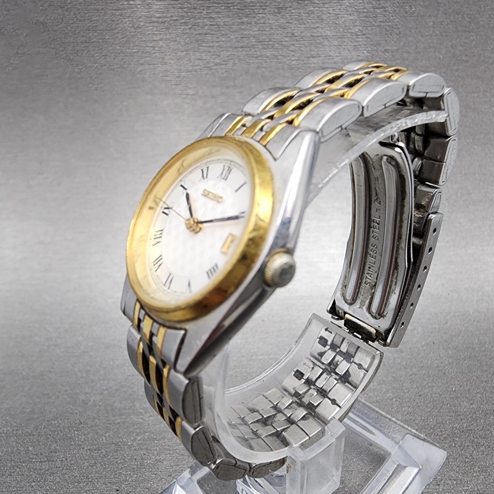 Seiko Watch Women 24mm White Dial Two Tone Date Round 7N826001 New Battery2