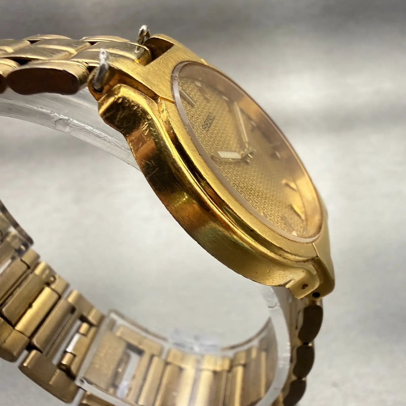 Seiko Watch Men 32mm Gold Dial Gold Tone Round V701-2B60 New Battery Vintage3