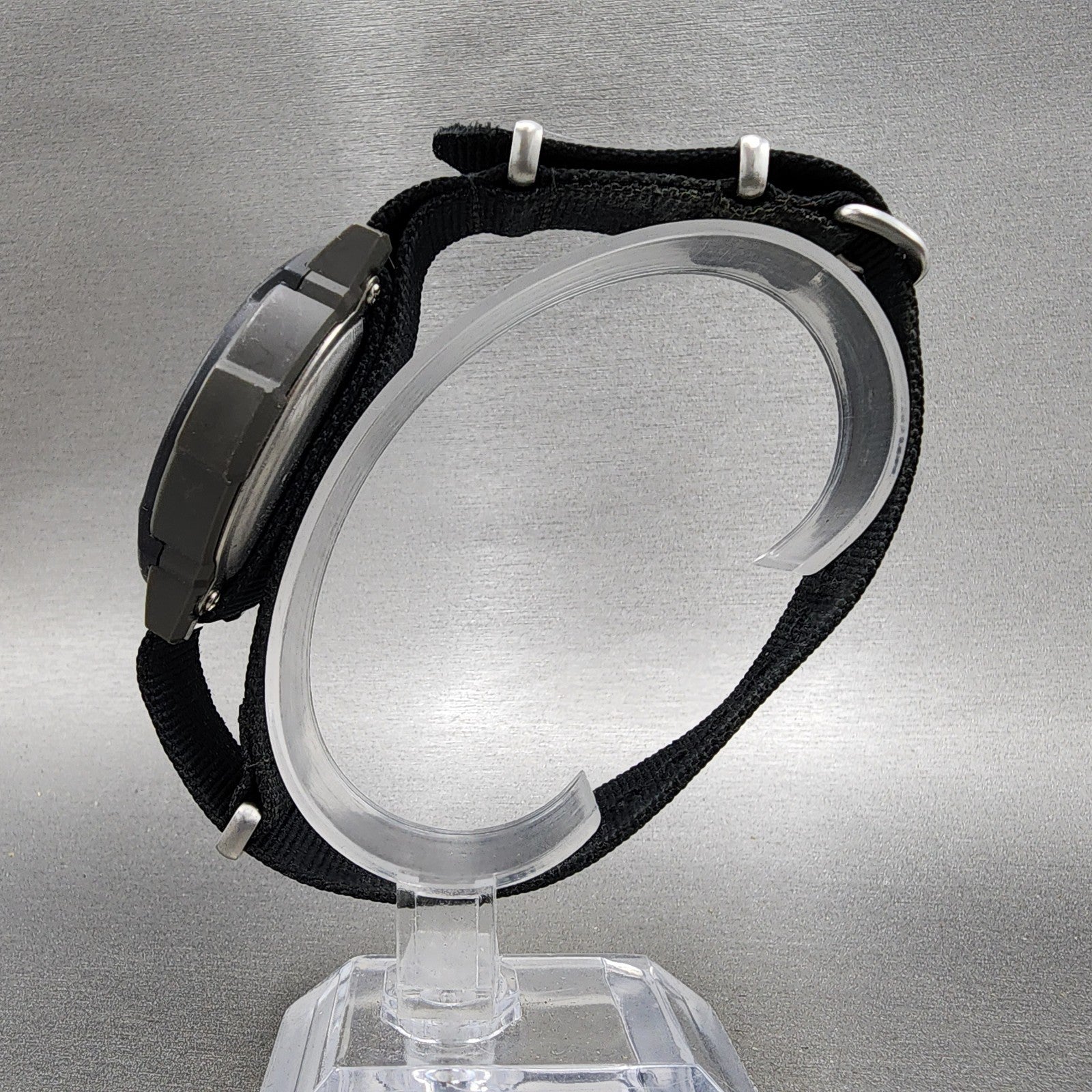 Casio Illuminator Watch Men 44mm Digital Silver LCD Alarm Chrono W87H New Batt6