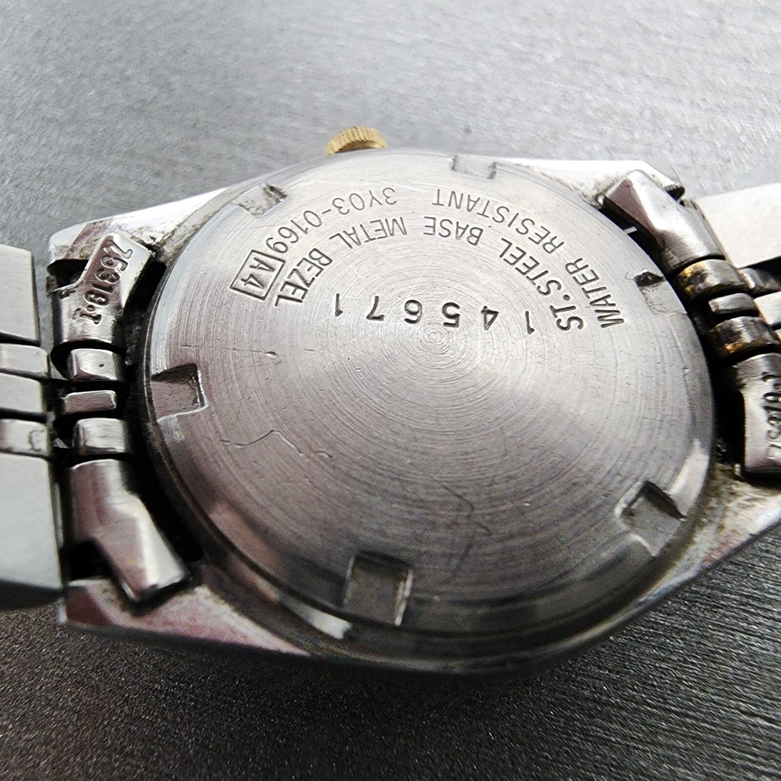 Seiko SQ Watch Women 24mm White Dial Two Tone Daydate 24mm Round New Battery9