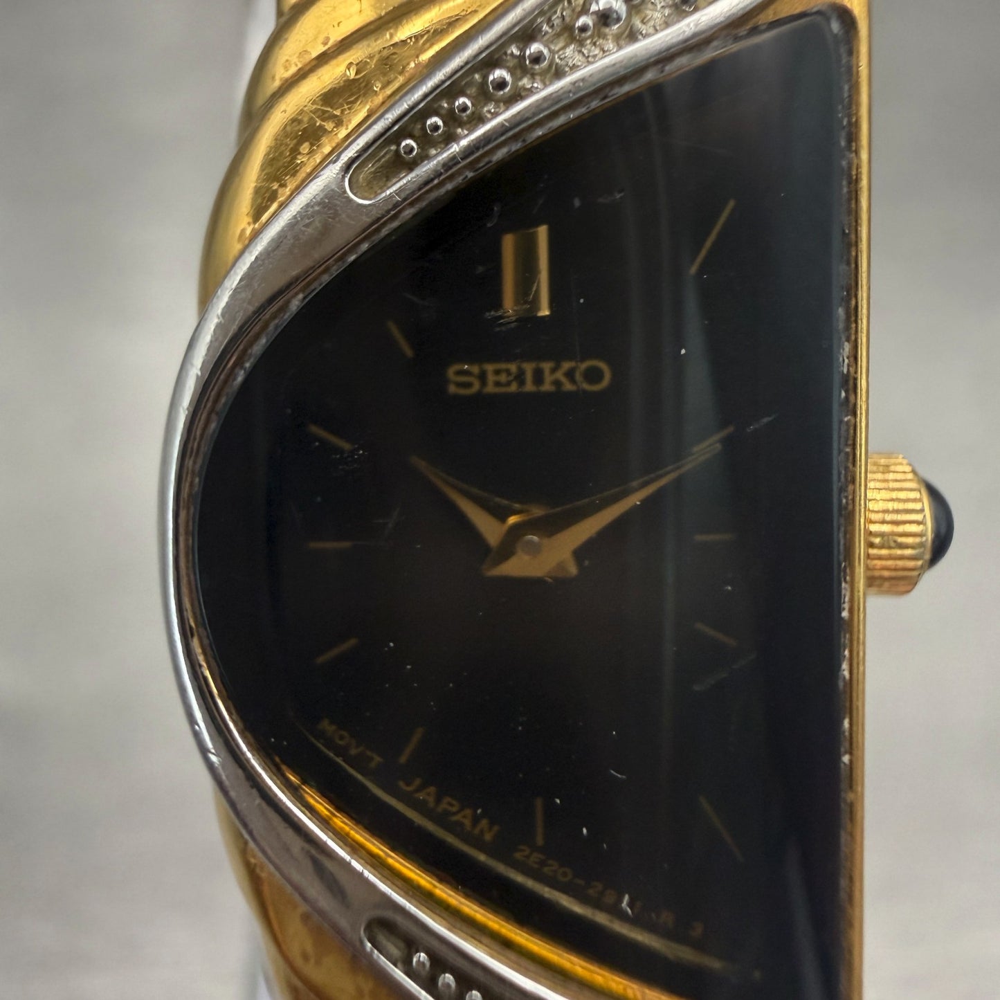 Seiko Half Moon Watch Women 14mm Black Dial Gold Tone Diamond 2E20-7309 New Batt1