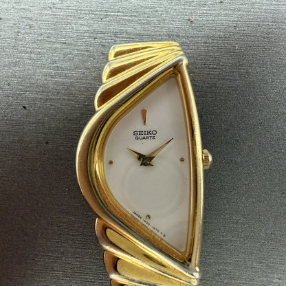 Seiko Half Moon Watch Women 20mm White Dial Gold Tone 1N00-5E09 New Battery1