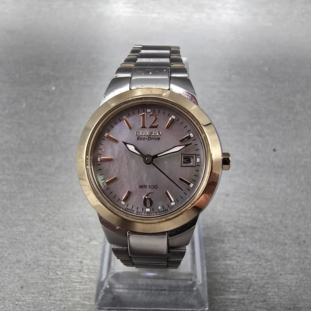 Citizen Eco-Drive Watch Women 26mm MOP Dial Two Tone Date E011-S070082 Works Jp50