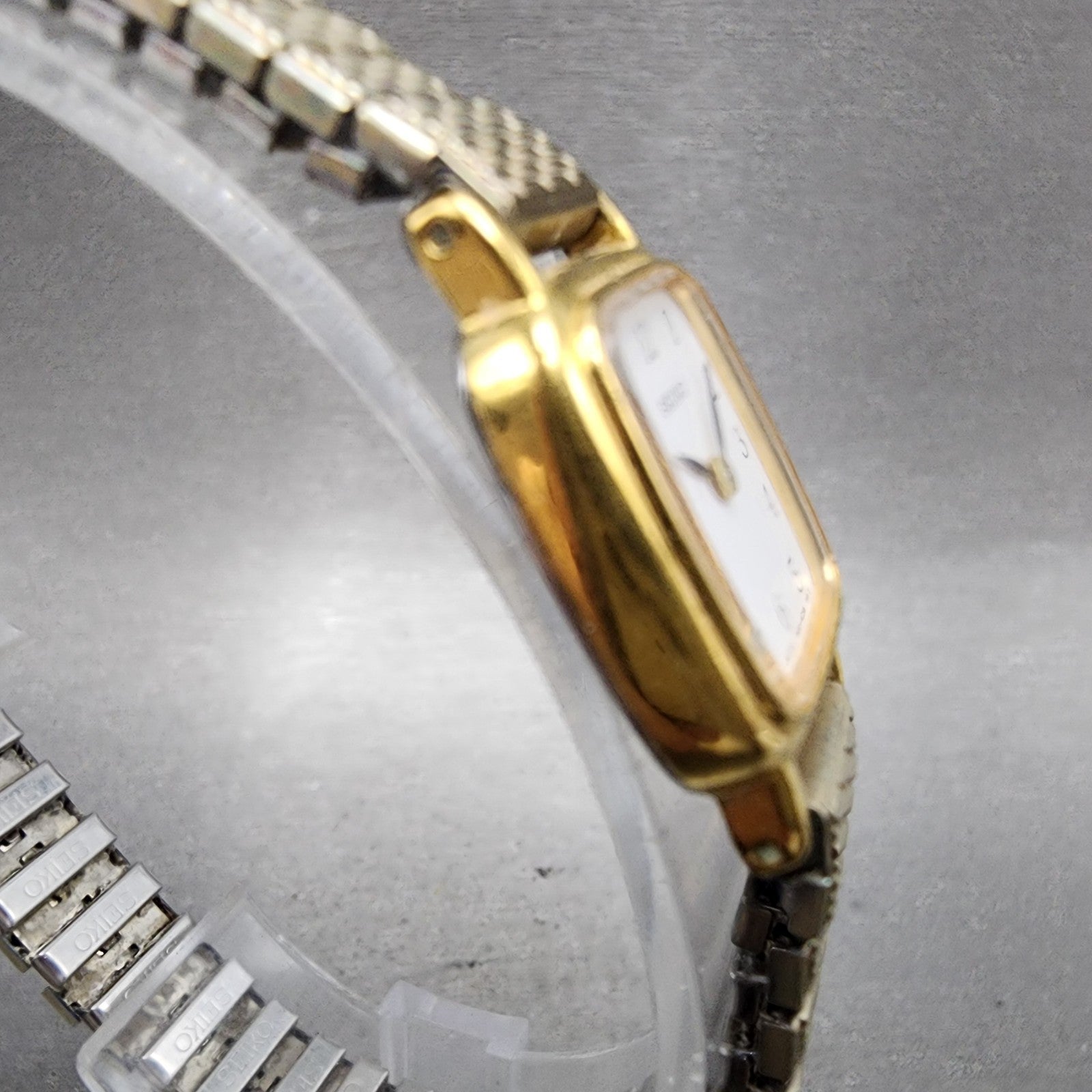 Seiko Watch Women 18mm White Dial Gold Tone Rectangle 1N005K29 New Battery3