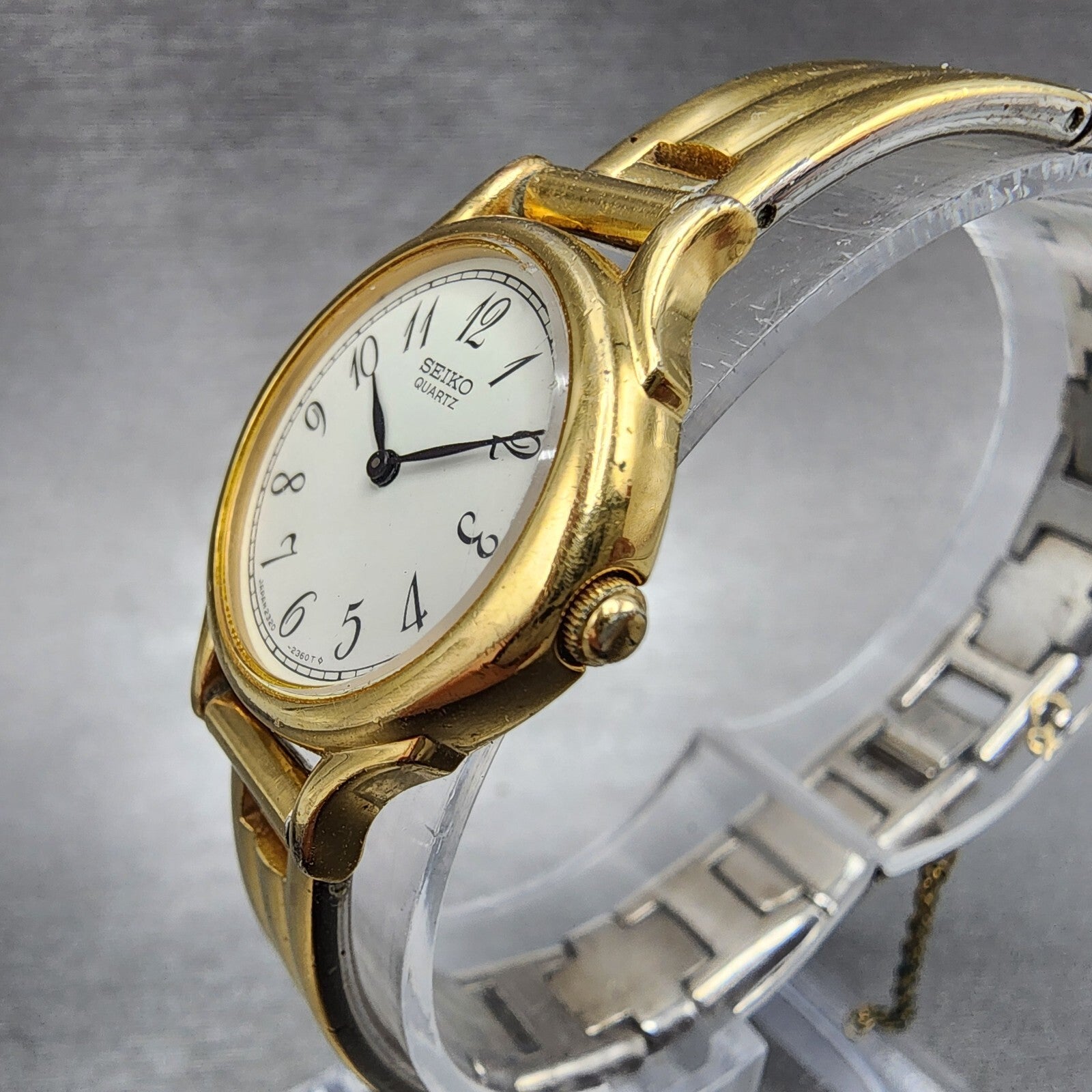 Seiko Watch Women 23mm White Dial Two Tone Round 23206170 New Battery VTG2