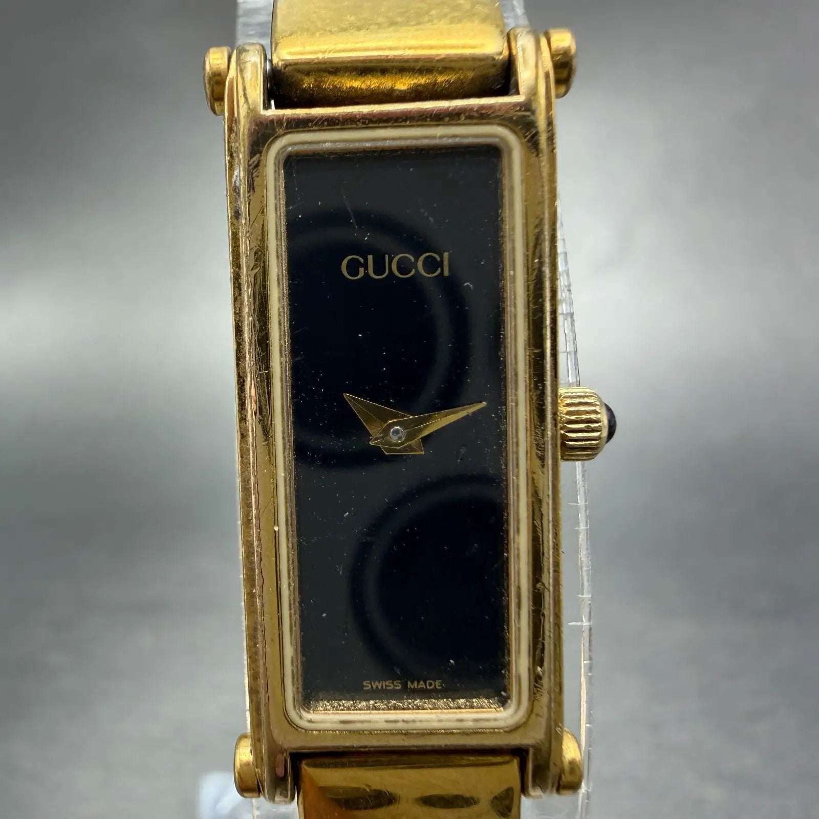 Gucci 1500L Tank Watch Women 12mm Black Dial Gold Rectangle Bangle New batteryKL1