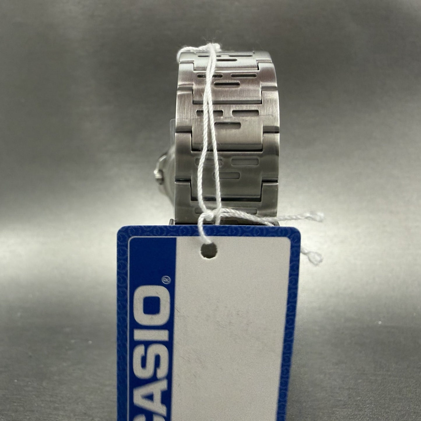 Casio MTP-E700 Watch Men 39mm White Dial Silver Tone Date Metal Bracelet Round7