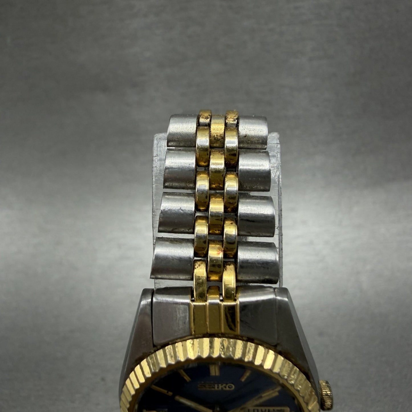 Seiko SQ Watch Women 24mm Blue Dial Two Tone Daydate 24mm Round New Battery B124