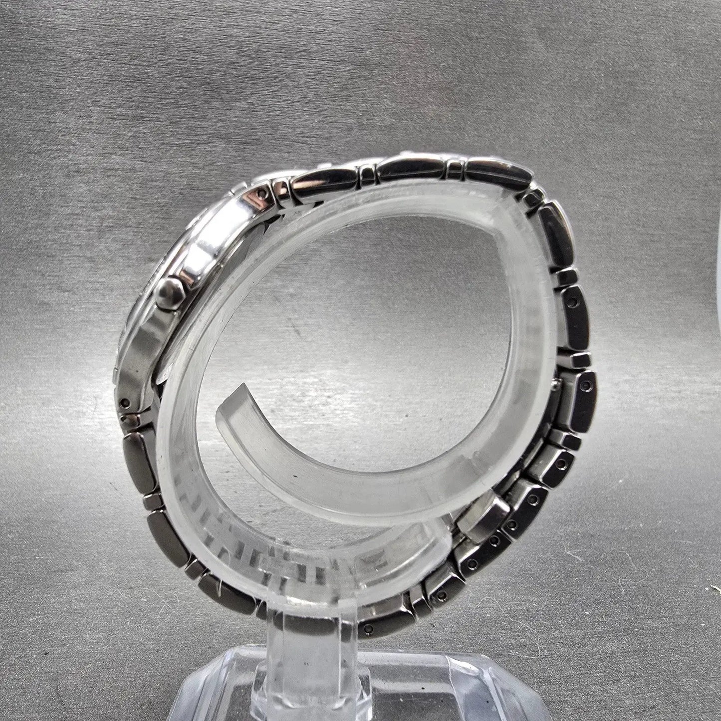 Movado Museum Watch Women 27mm MOP Dial Steel Diamond Bezel 0606098 New batt6