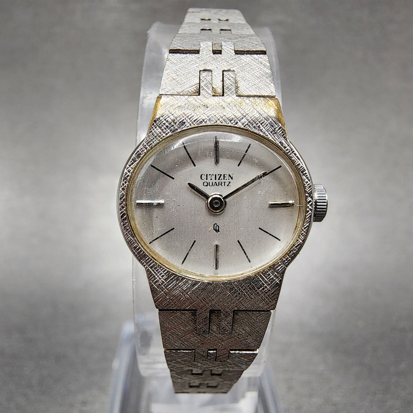 VTG Citizen CQ Watch Women 17mm Silver Dial Silver Tone Oval New Battery