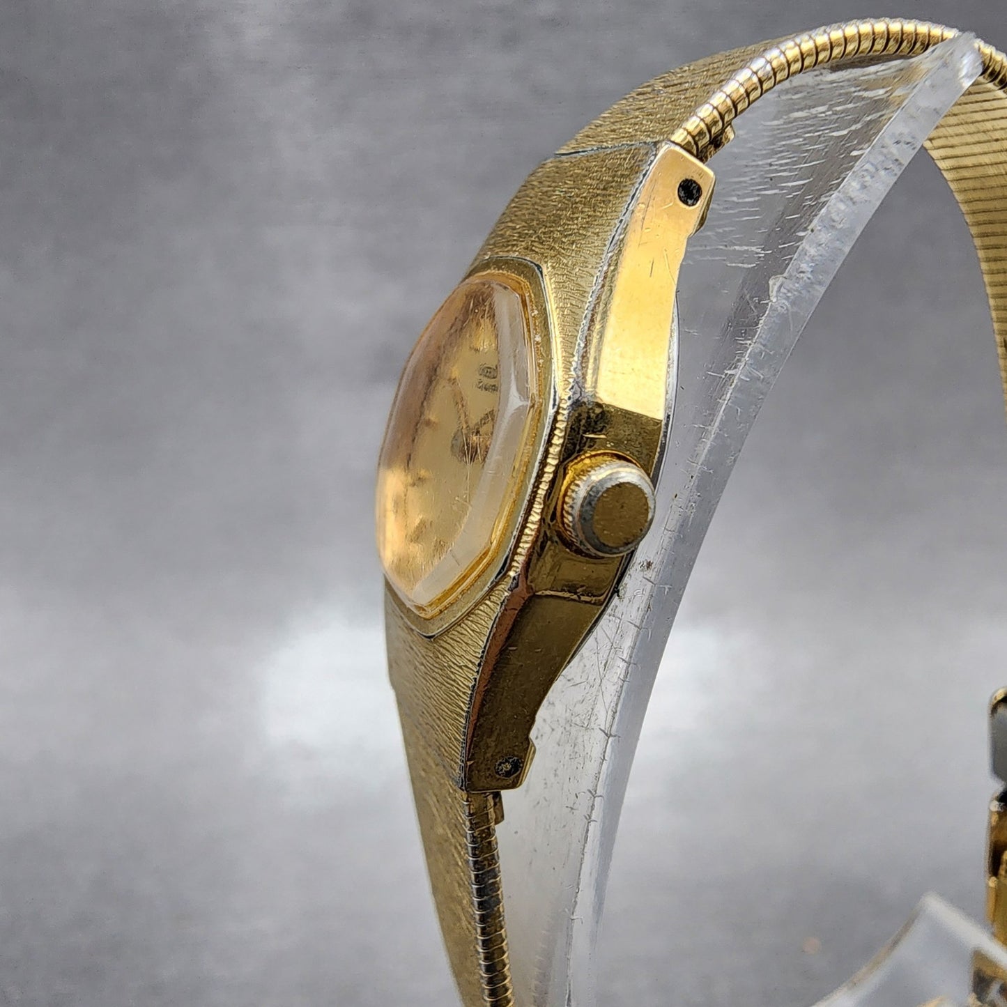 Seiko Watch Women 16mm Champagne Dial Gold Tone Octagon 2c206510 New Battery2