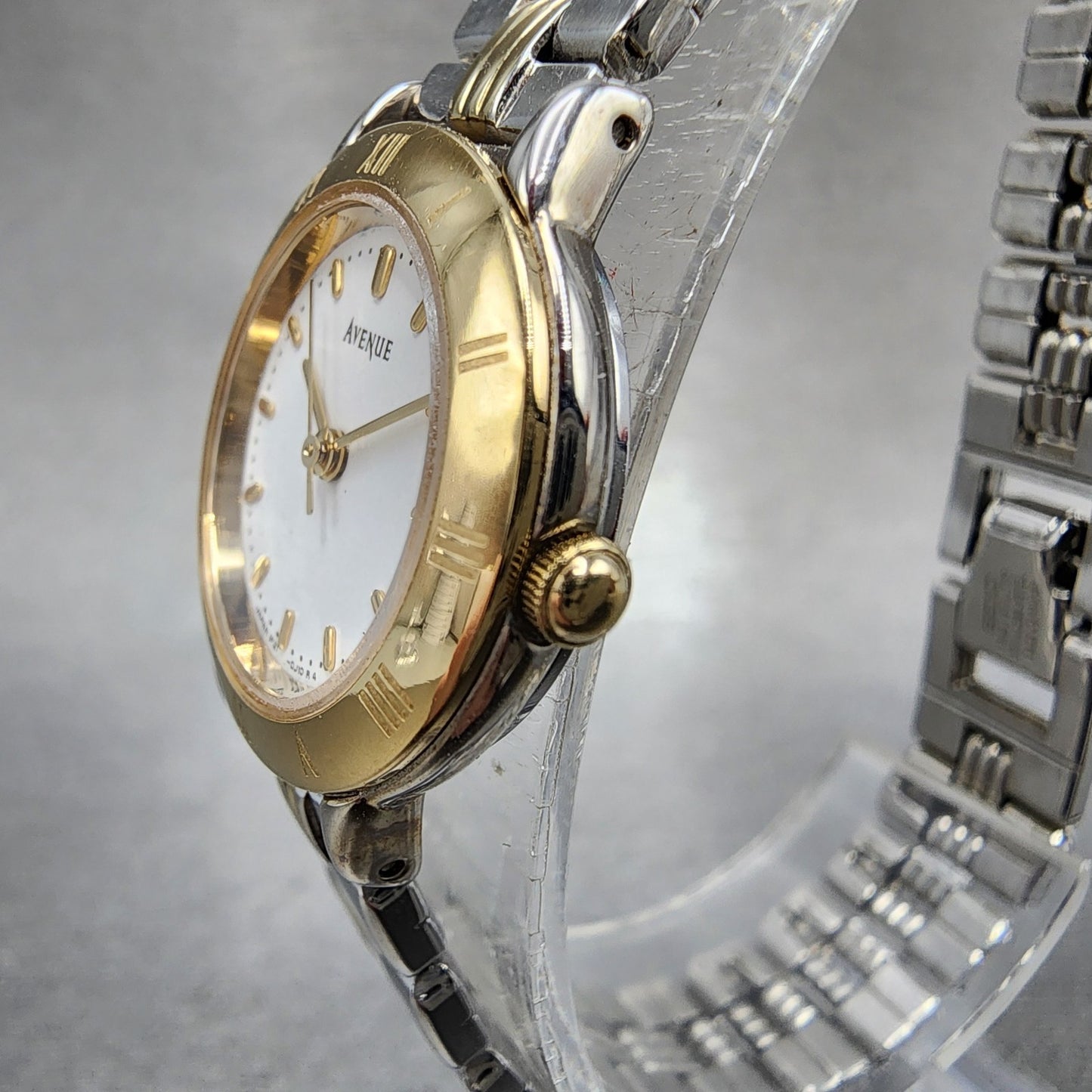 Seiko Avenue Watch Women 23mm White Dial Two Tone 1f210f50 New Battery2